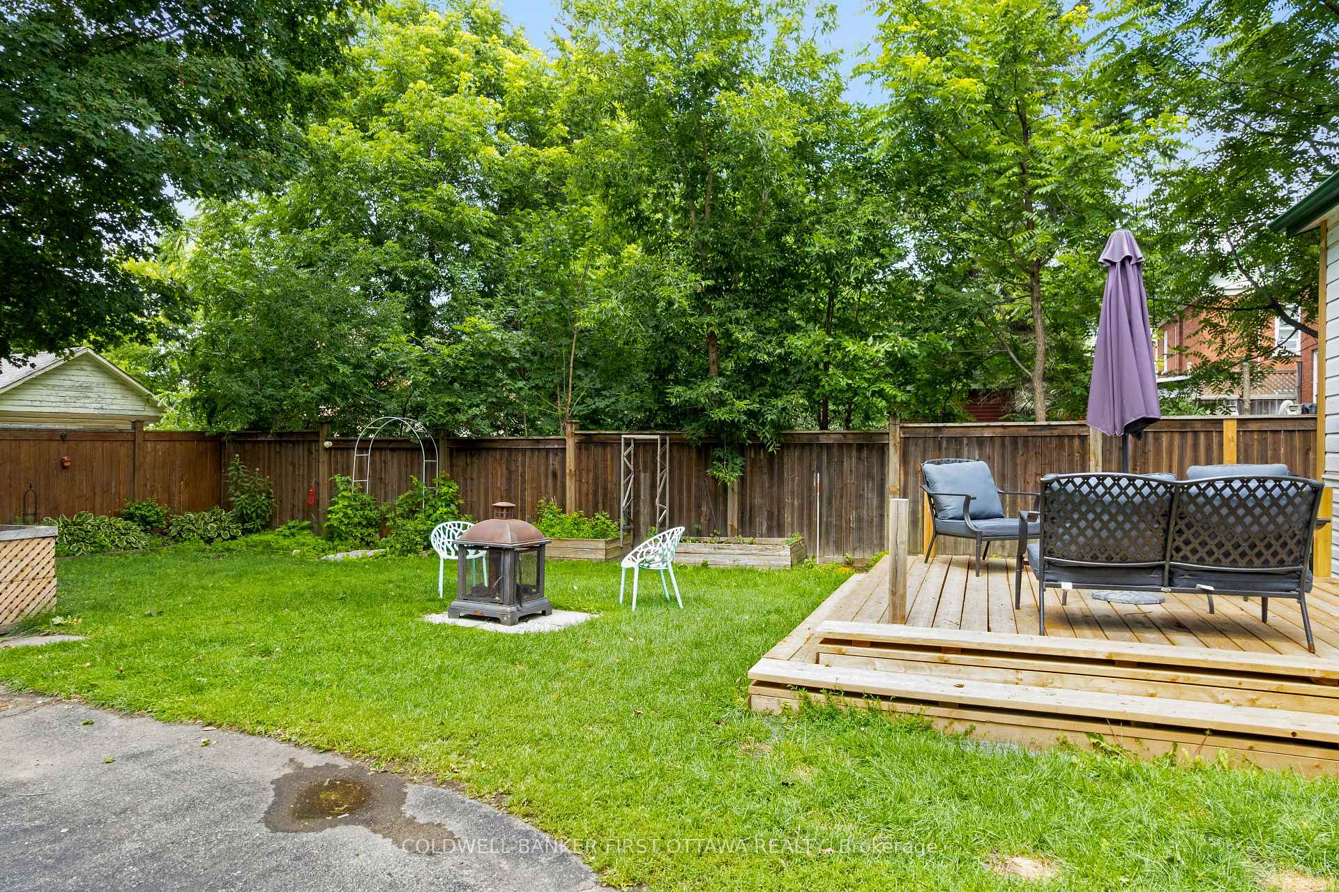 Photo 2 of 20 McEwen Avenue, Smiths Falls, Smiths Falls — HOMEH