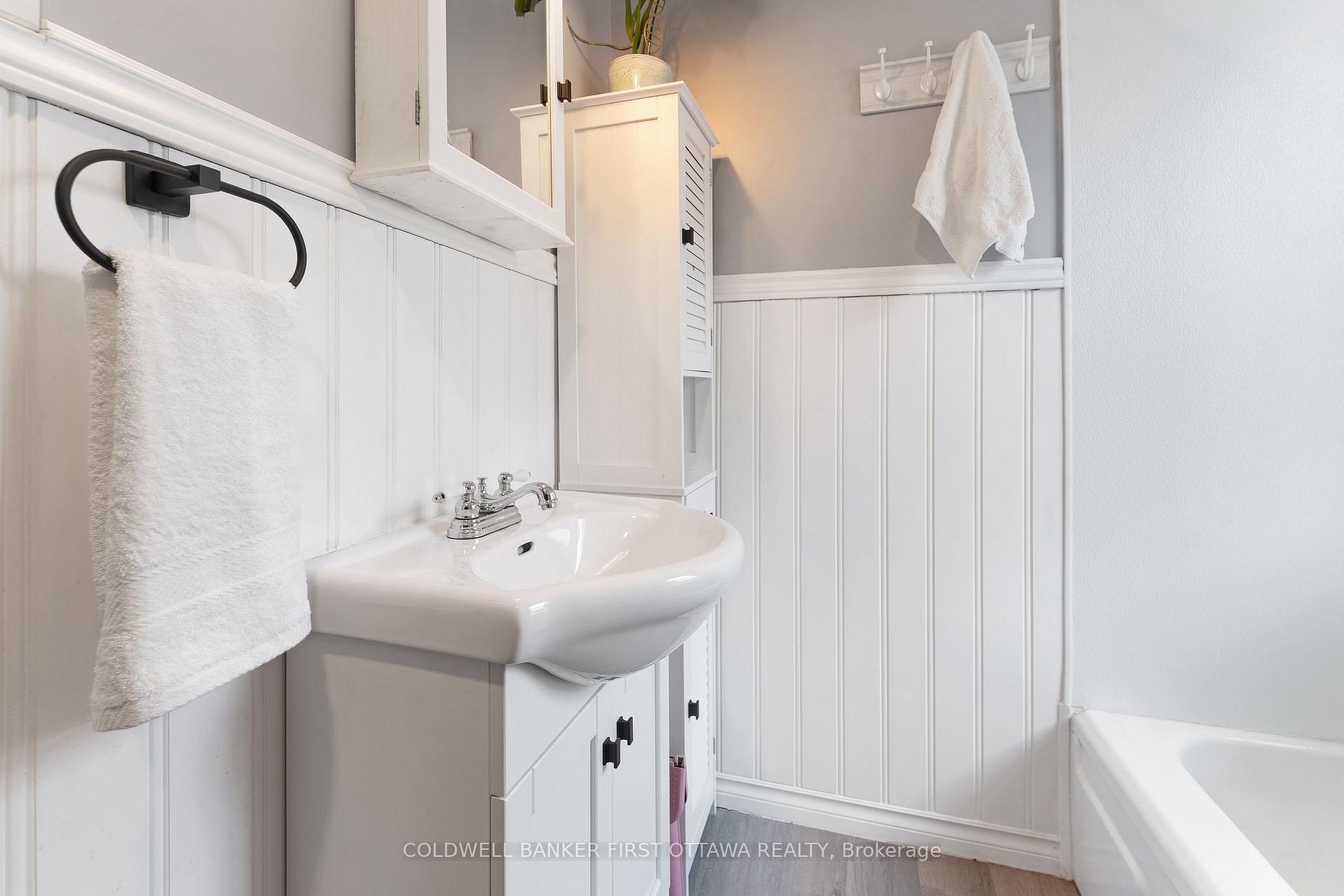 Photo 27 of 20 McEwen Avenue, Smiths Falls, Smiths Falls — HOMEH
