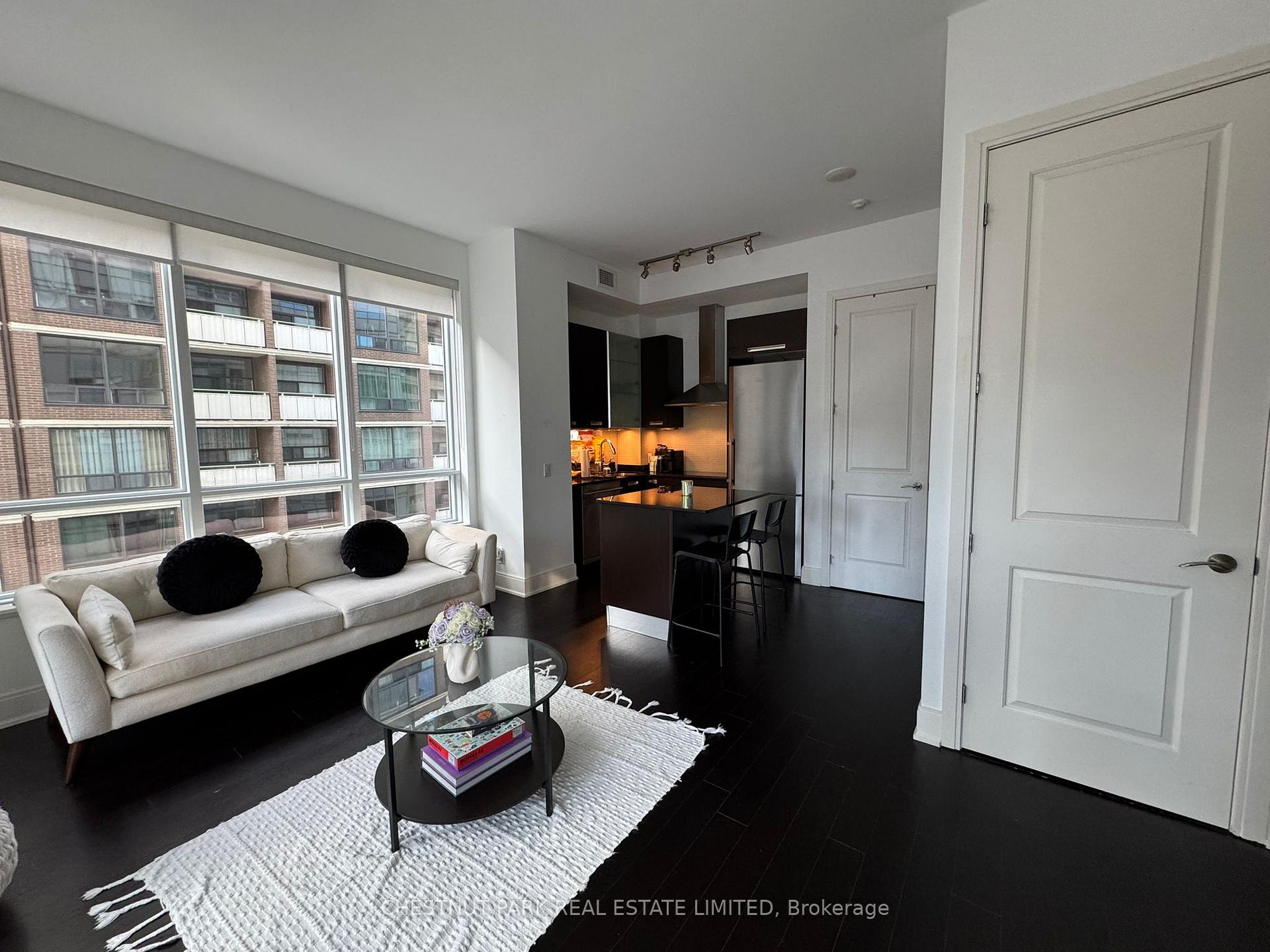 Photo 5 of Unit 1102, 21 Balmuto Street, Toronto, Bay Street Corridor — HOMEH