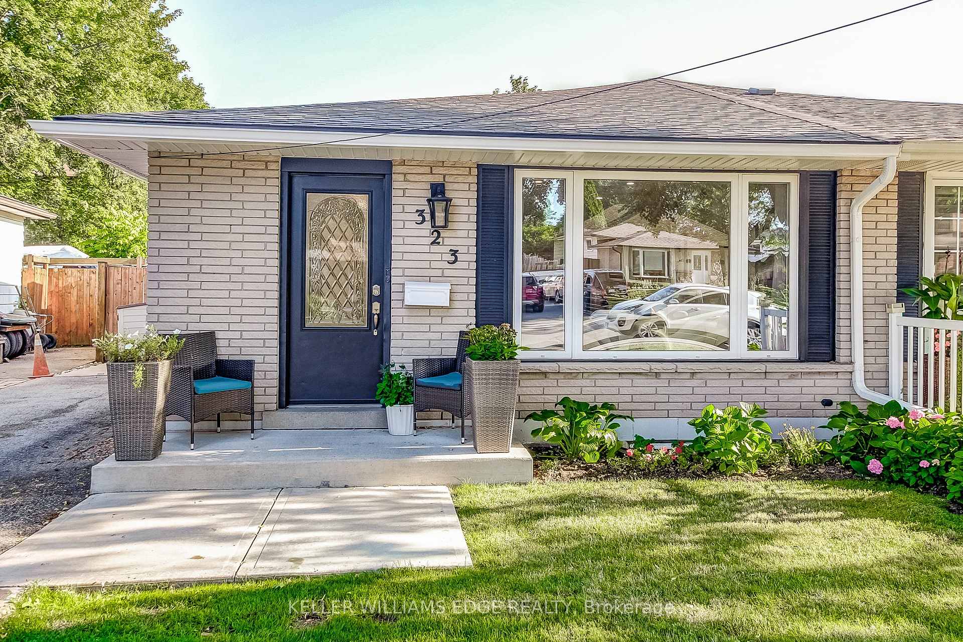 Photo 1 of 323 Cranbrook Drive, Hamilton, Gilkson — HOMEH