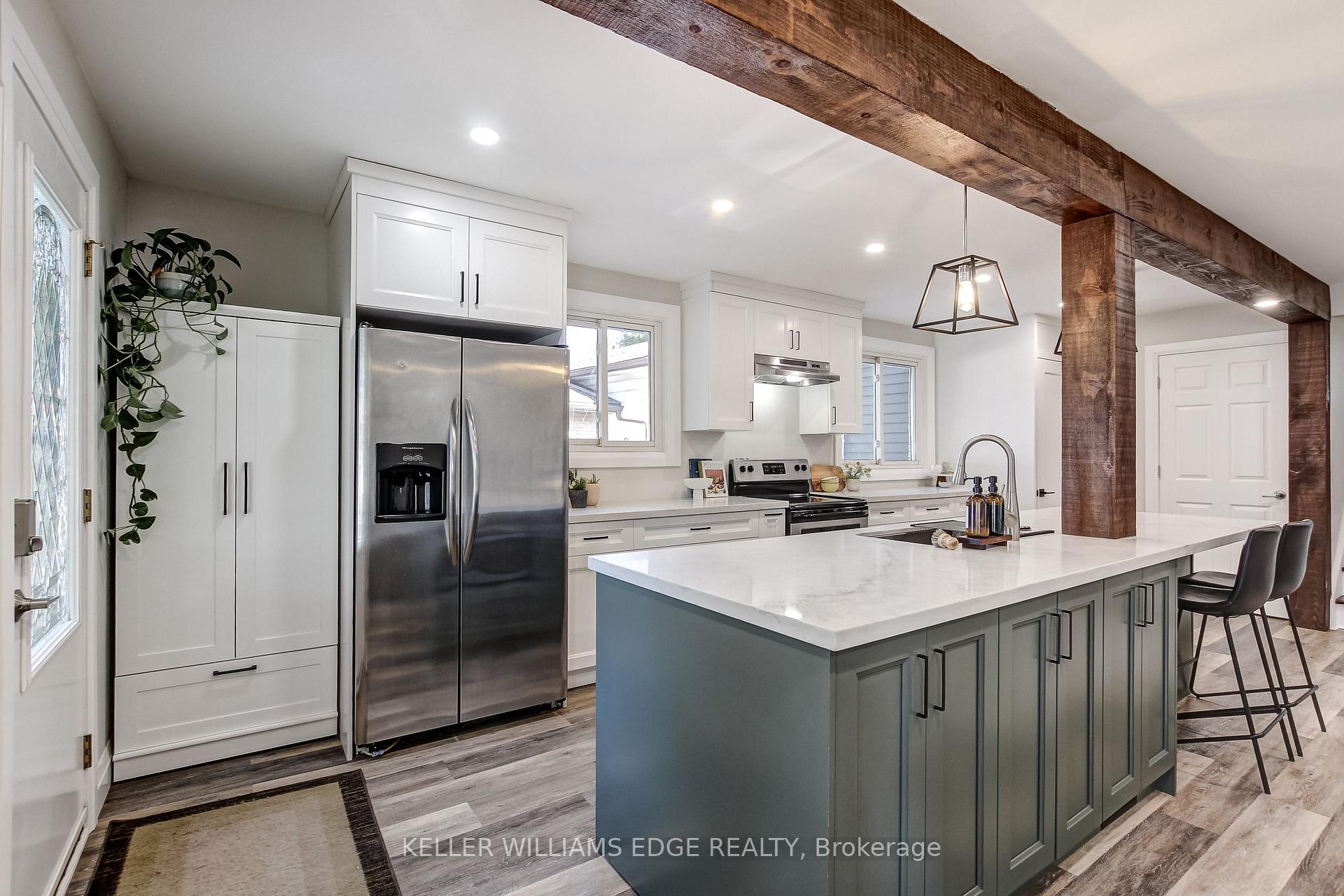 Photo 4 of 323 Cranbrook Drive, Hamilton, Gilkson — HOMEH