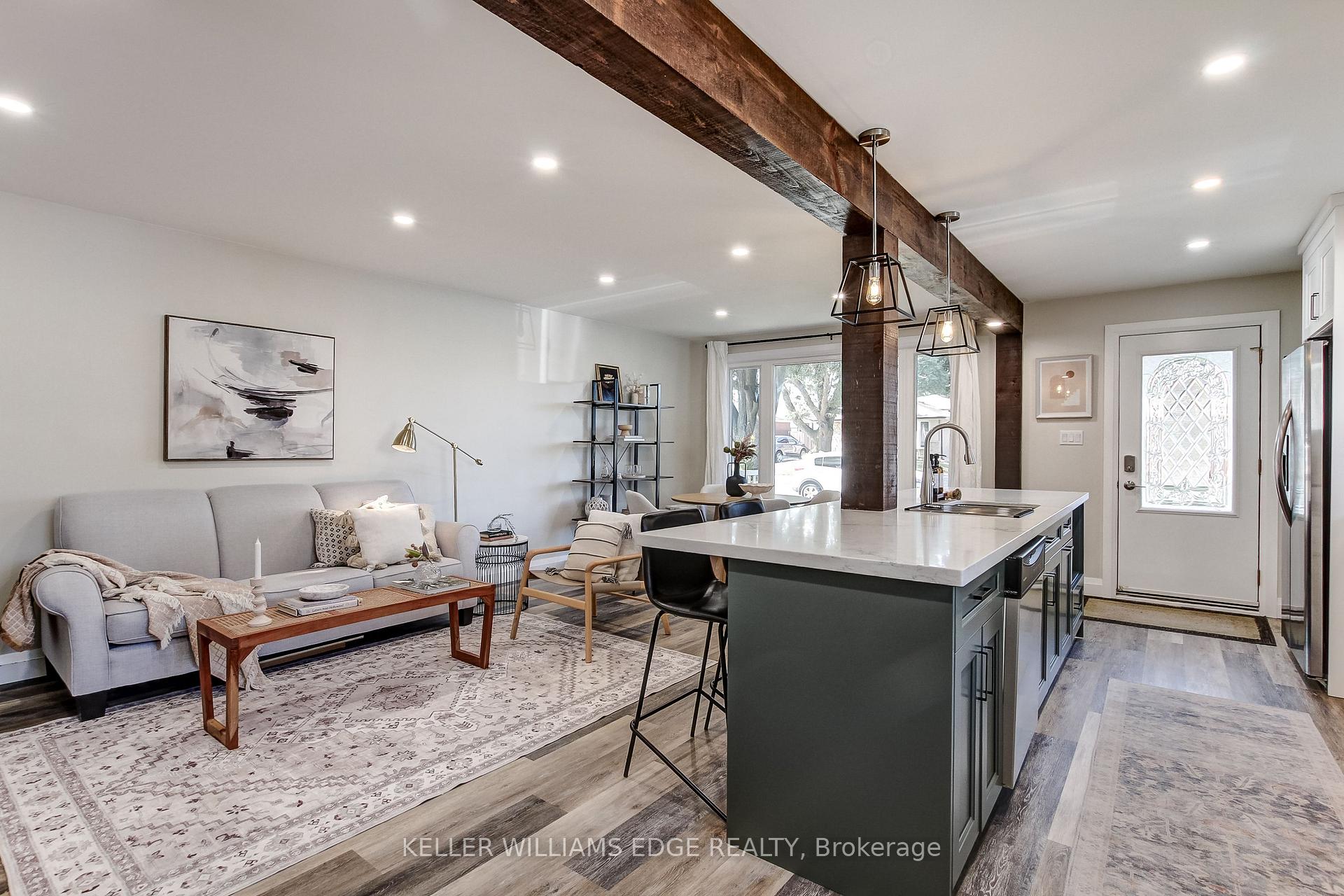 Photo 10 of 323 Cranbrook Drive, Hamilton, Gilkson — HOMEH