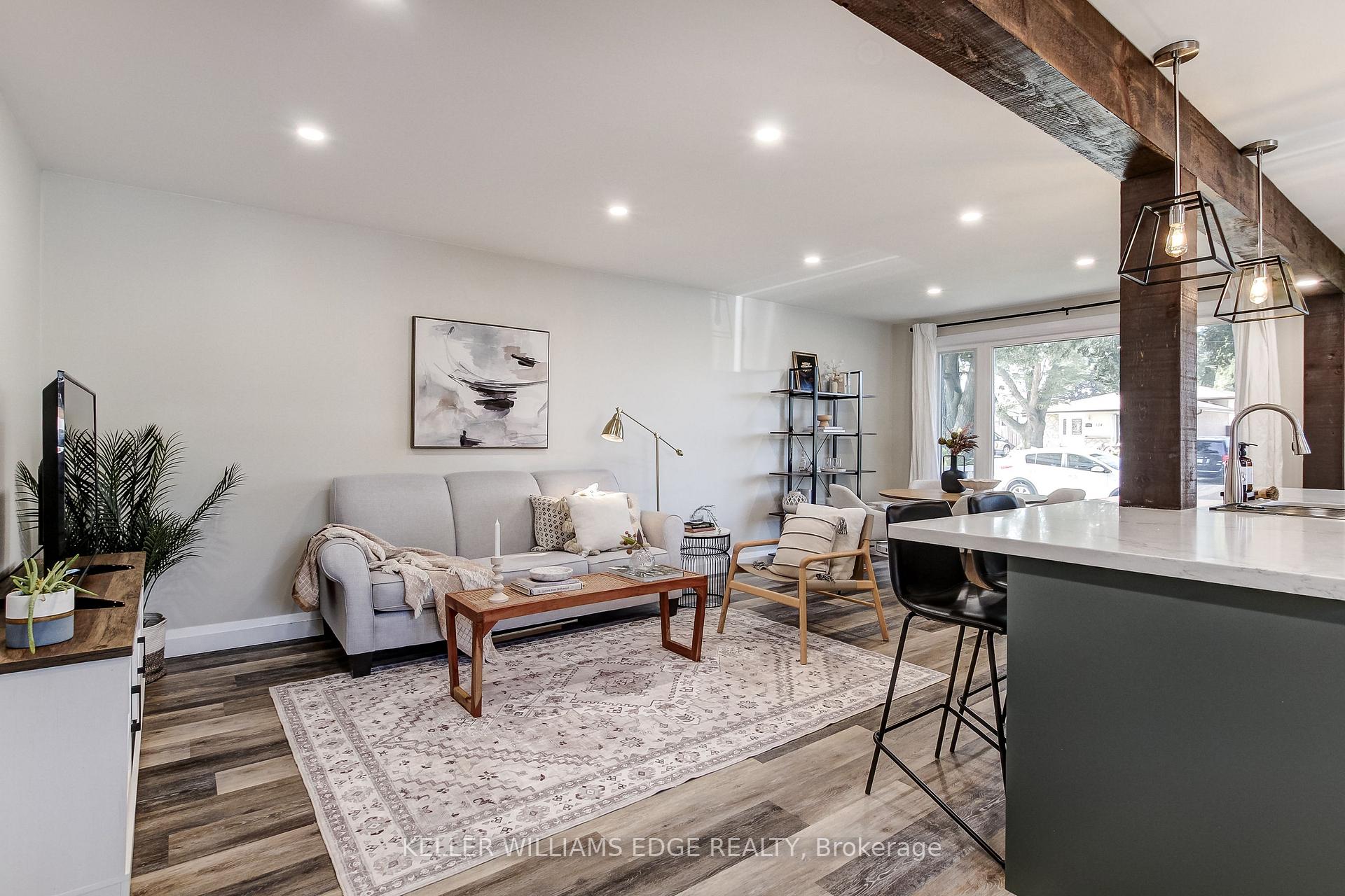 Photo 12 of 323 Cranbrook Drive, Hamilton, Gilkson — HOMEH