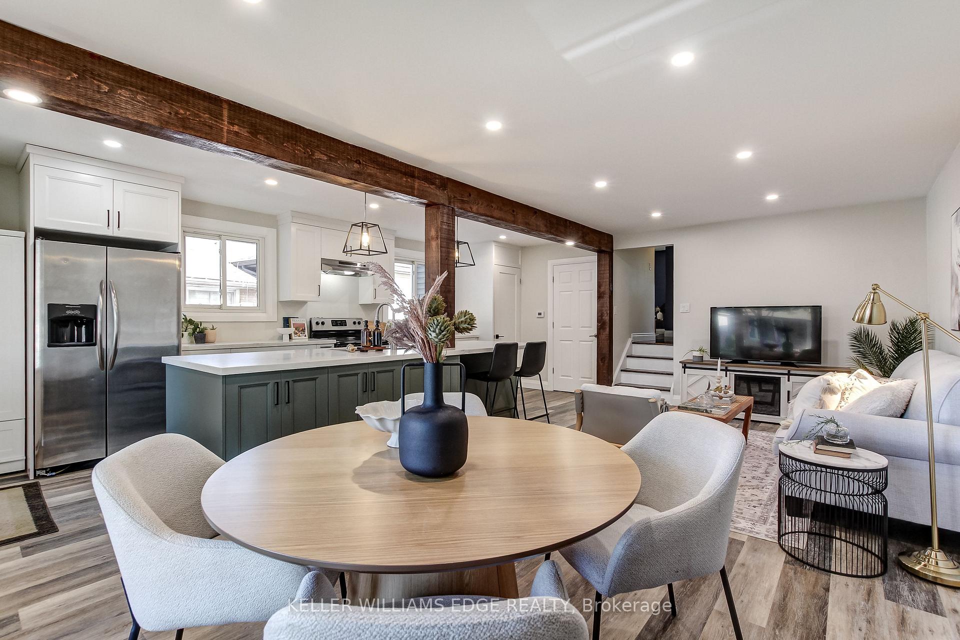 Photo 14 of 323 Cranbrook Drive, Hamilton, Gilkson — HOMEH