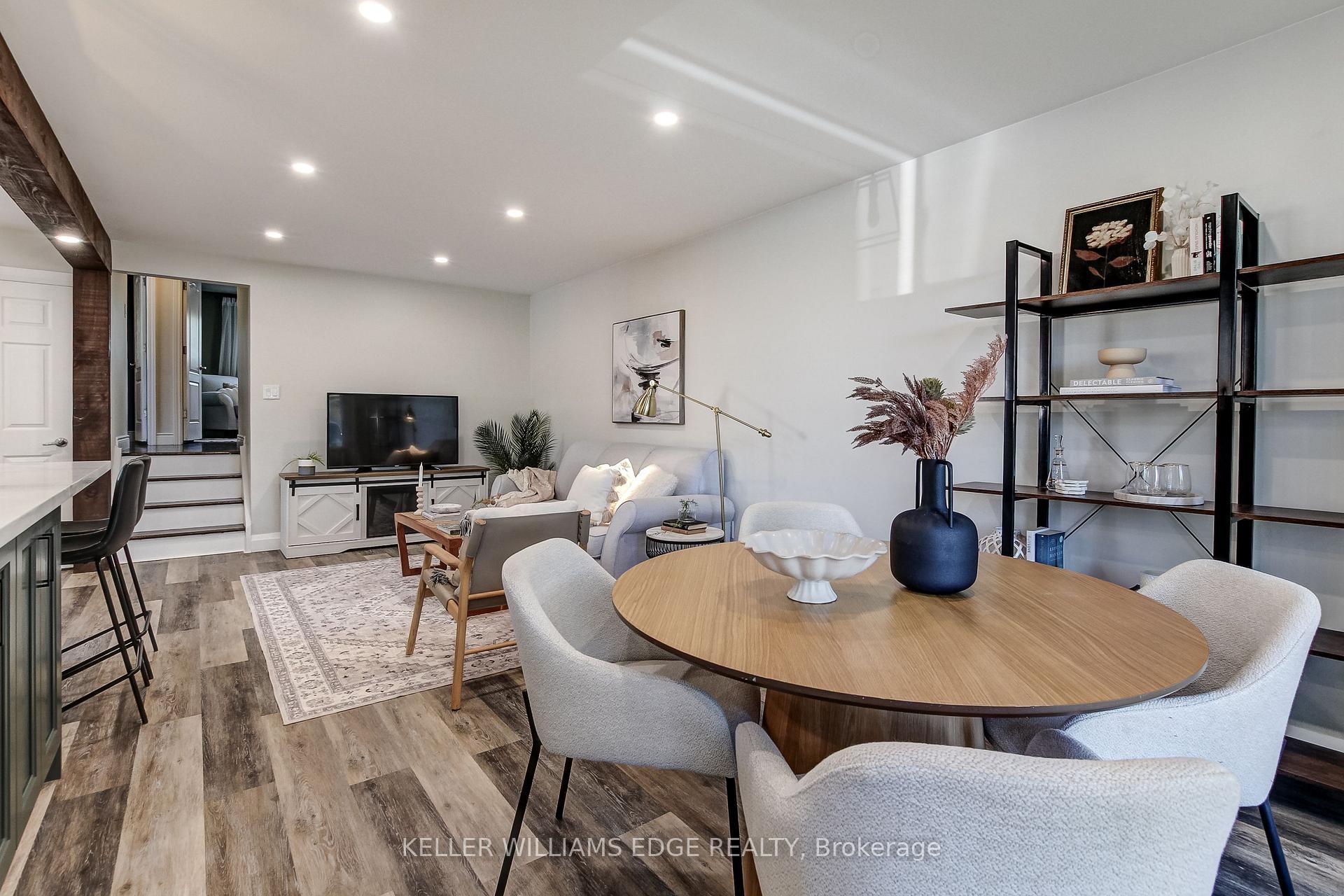 Photo 15 of 323 Cranbrook Drive, Hamilton, Gilkson — HOMEH