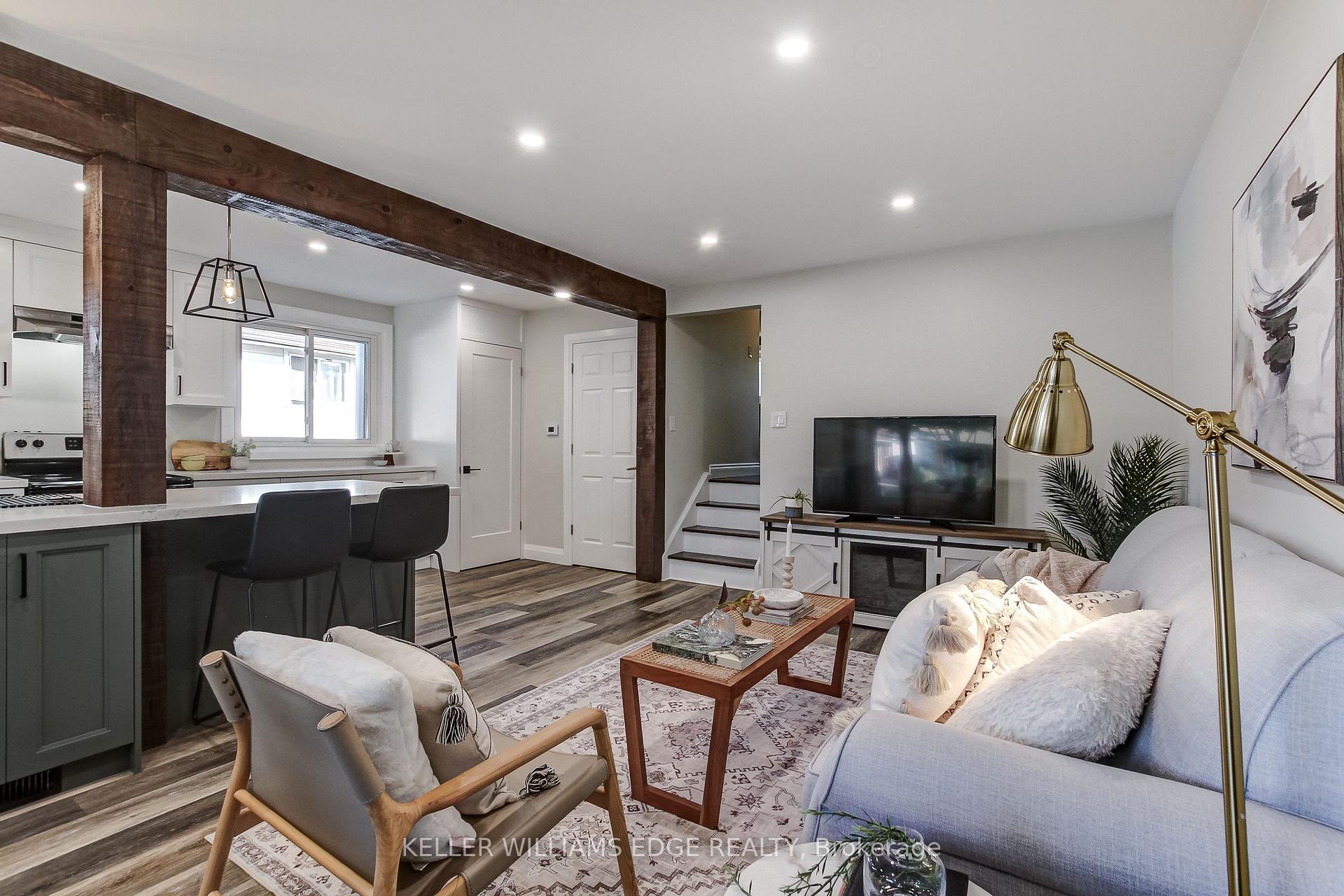 Photo 17 of 323 Cranbrook Drive, Hamilton, Gilkson — HOMEH