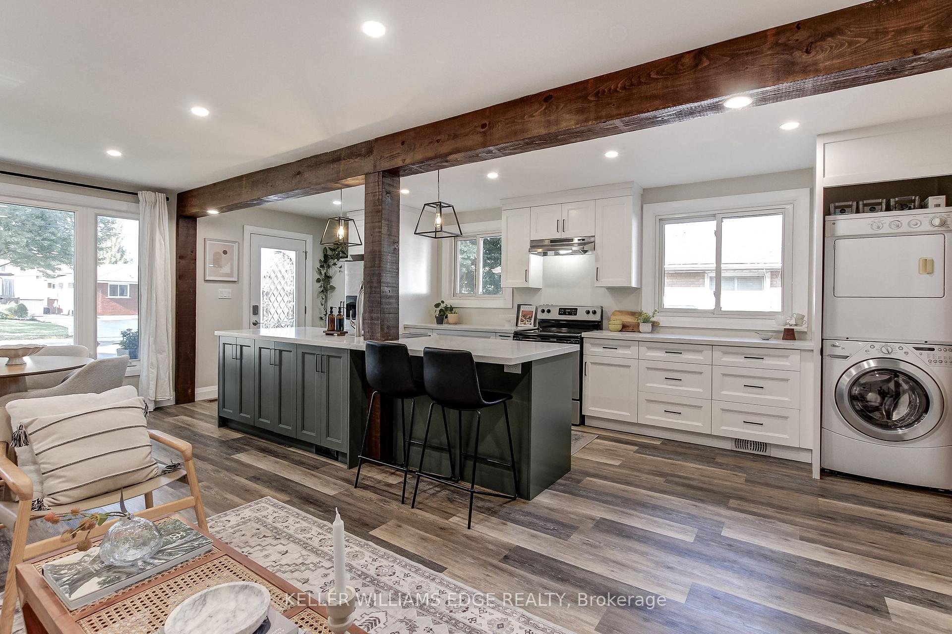 Photo 18 of 323 Cranbrook Drive, Hamilton, Gilkson — HOMEH