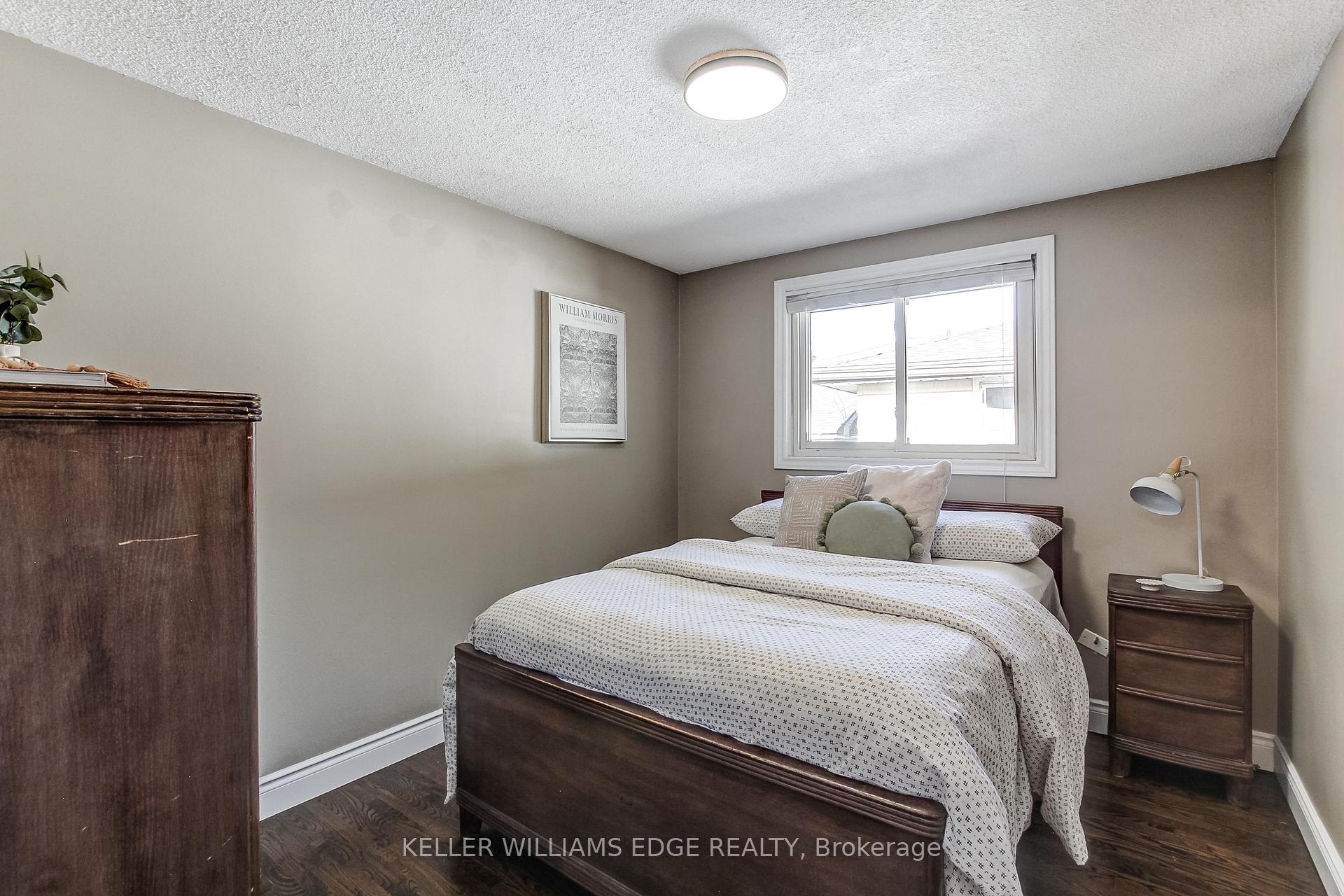 Photo 22 of 323 Cranbrook Drive, Hamilton, Gilkson — HOMEH