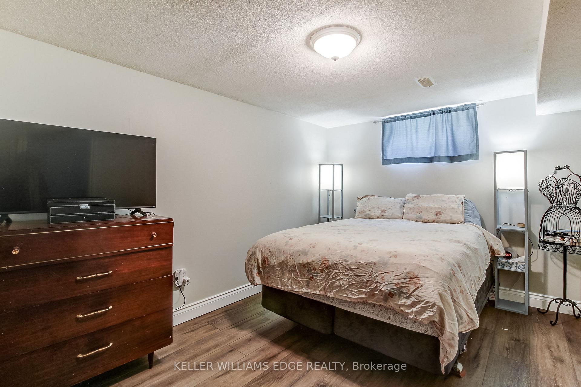 Photo 31 of 323 Cranbrook Drive, Hamilton, Gilkson — HOMEH