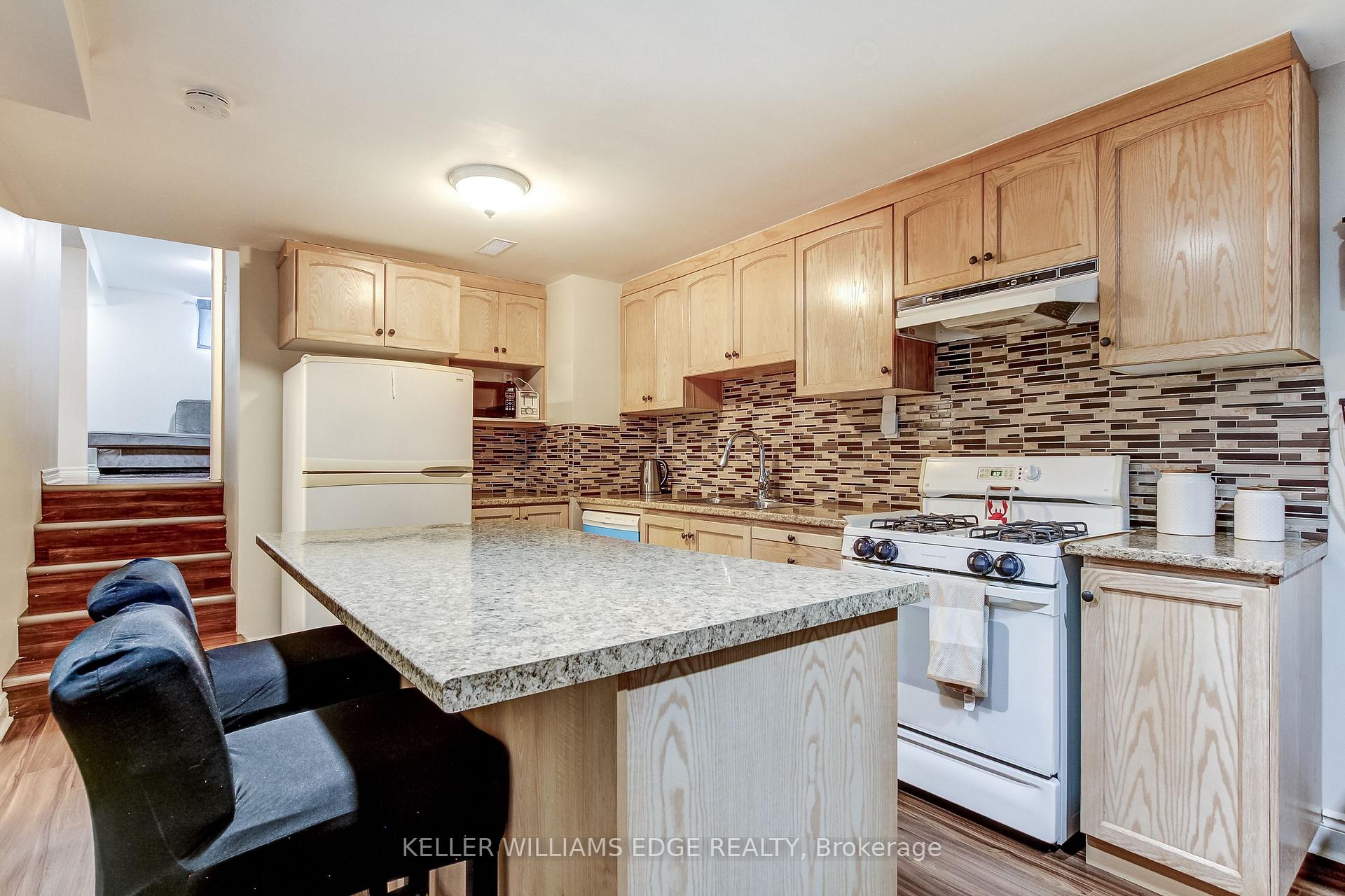 Photo 34 of 323 Cranbrook Drive, Hamilton, Gilkson — HOMEH