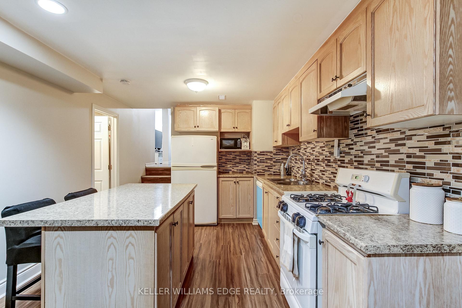 Photo 35 of 323 Cranbrook Drive, Hamilton, Gilkson — HOMEH