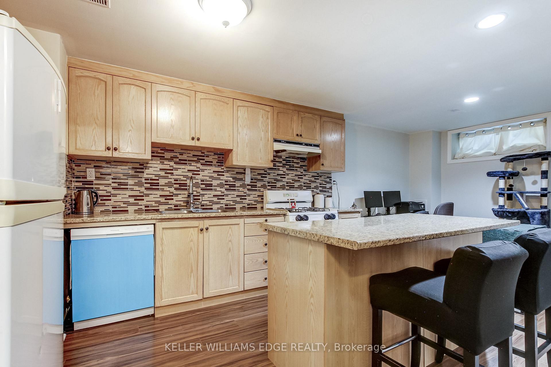 Photo 36 of 323 Cranbrook Drive, Hamilton, Gilkson — HOMEH
