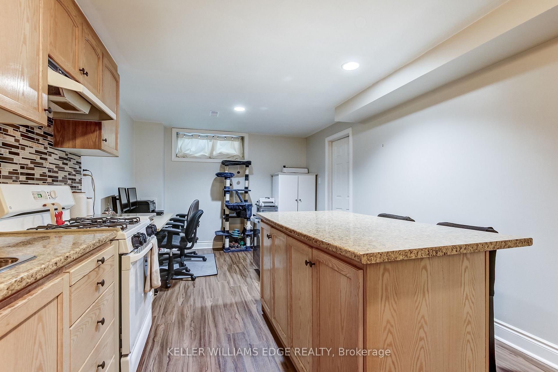 Photo 38 of 323 Cranbrook Drive, Hamilton, Gilkson — HOMEH