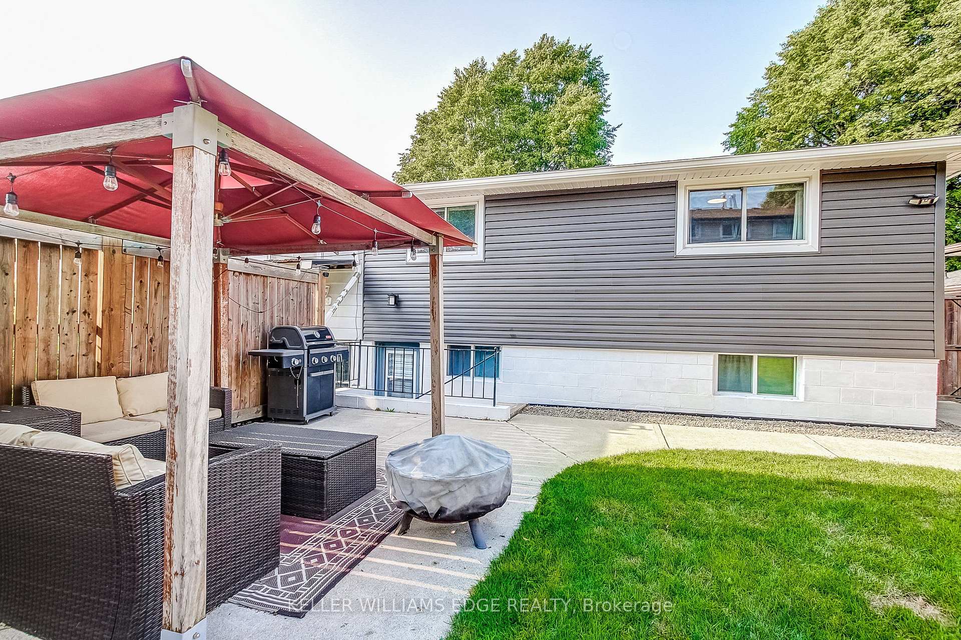 Photo 44 of 323 Cranbrook Drive, Hamilton, Gilkson — HOMEH