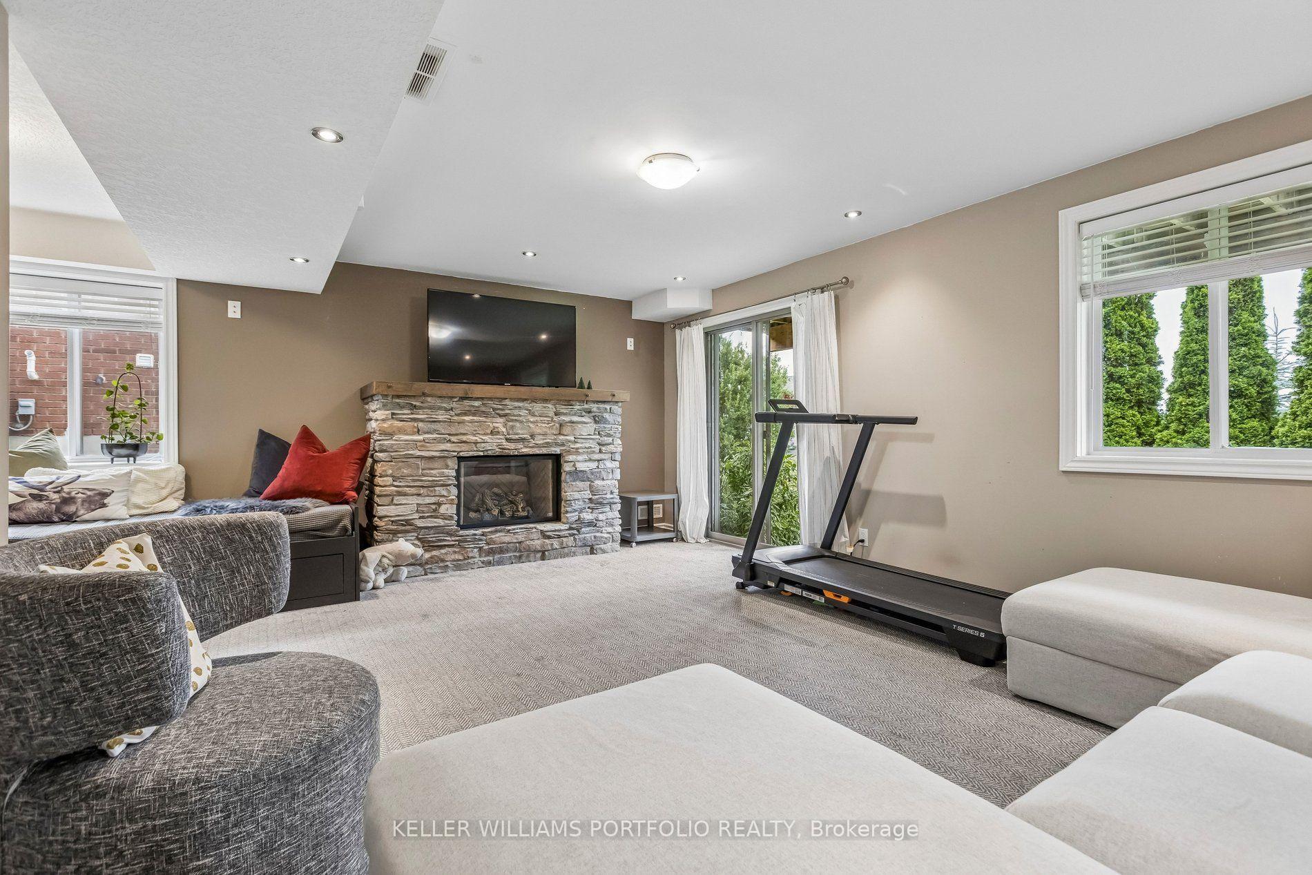 Photo 33 of 775 Klosters Drive, Waterloo, Clair Hills — HOMEH