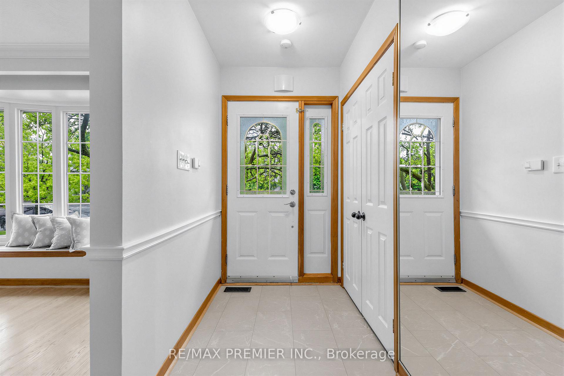 Photo 6 of 21 Halbadier Place, Etobicoke, Islington-City Centre West — HOMEH