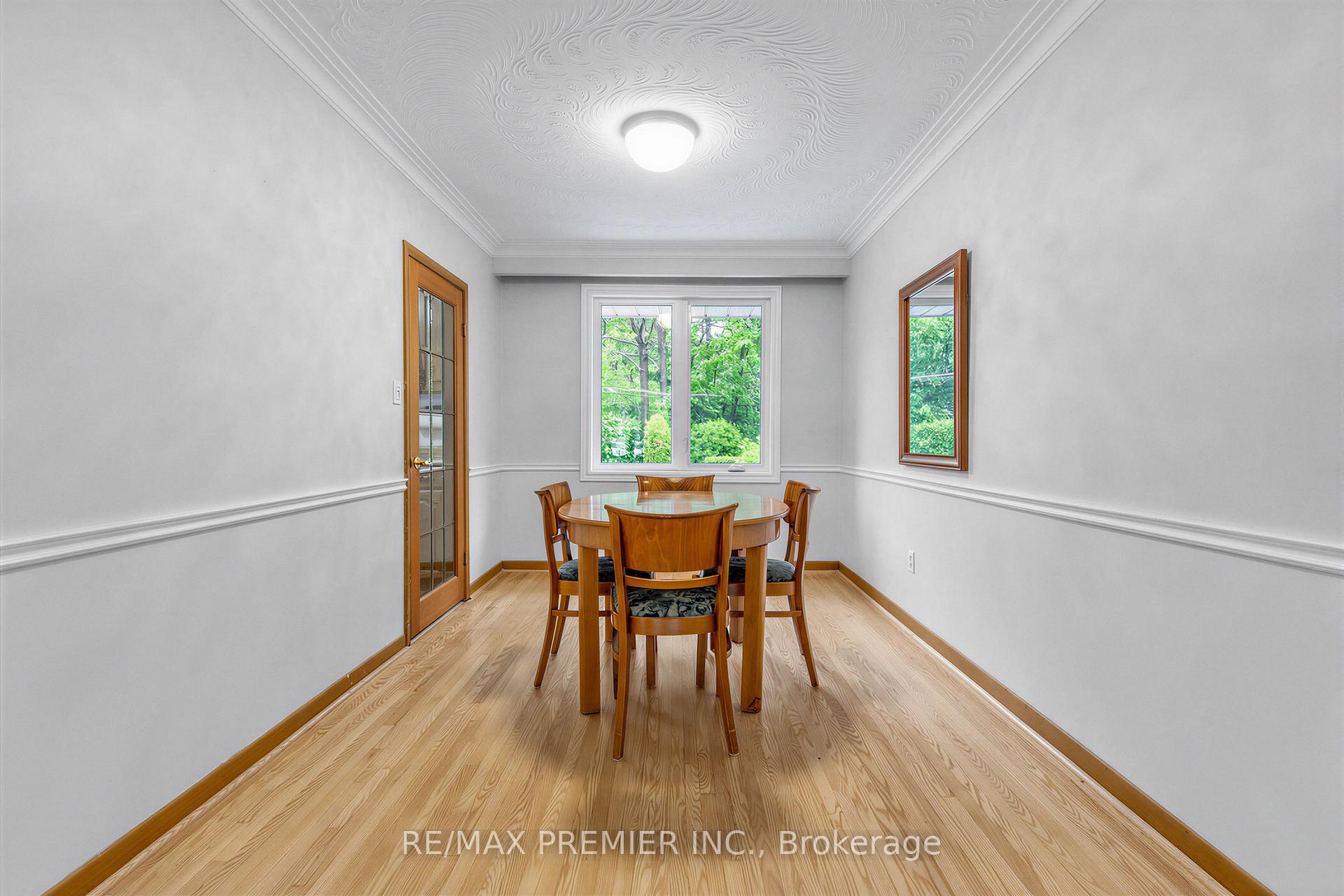 Photo 10 of 21 Halbadier Place, Etobicoke, Islington-City Centre West — HOMEH