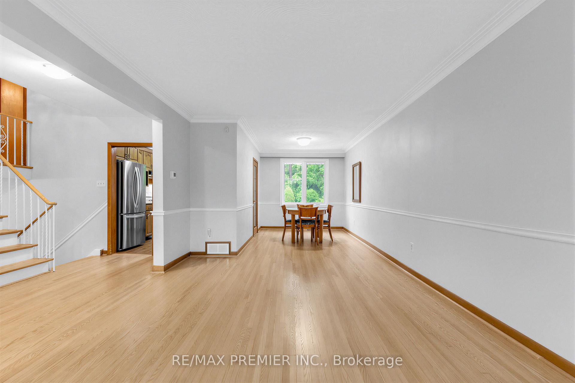 Photo 13 of 21 Halbadier Place, Etobicoke, Islington-City Centre West — HOMEH