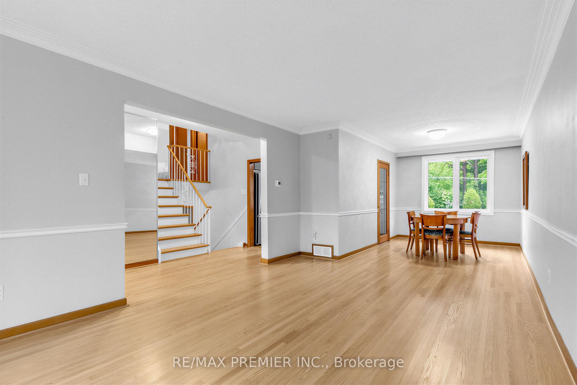 Photo 14 of 21 Halbadier Place, Etobicoke, Islington-City Centre West — HOMEH