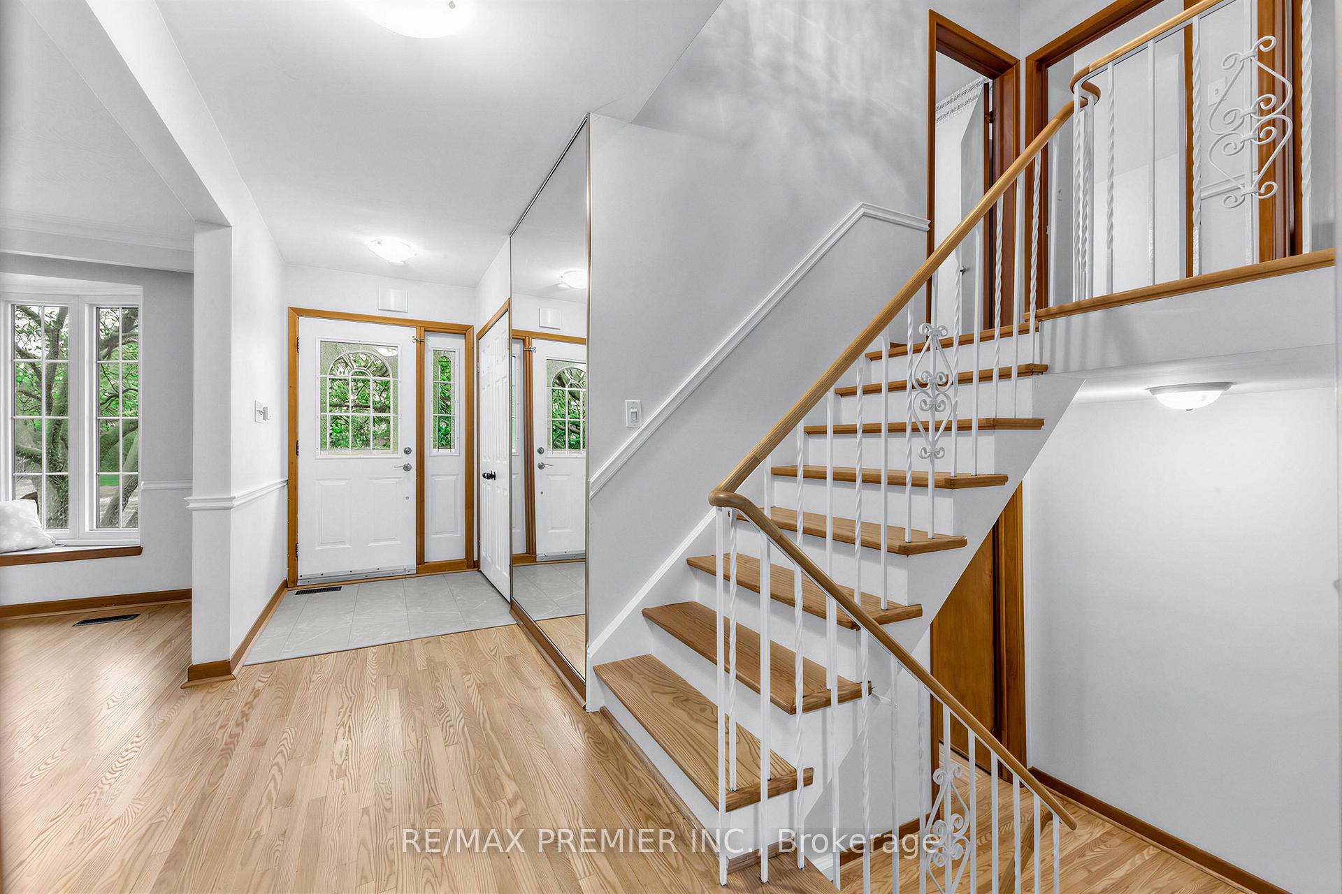 Photo 16 of 21 Halbadier Place, Etobicoke, Islington-City Centre West — HOMEH