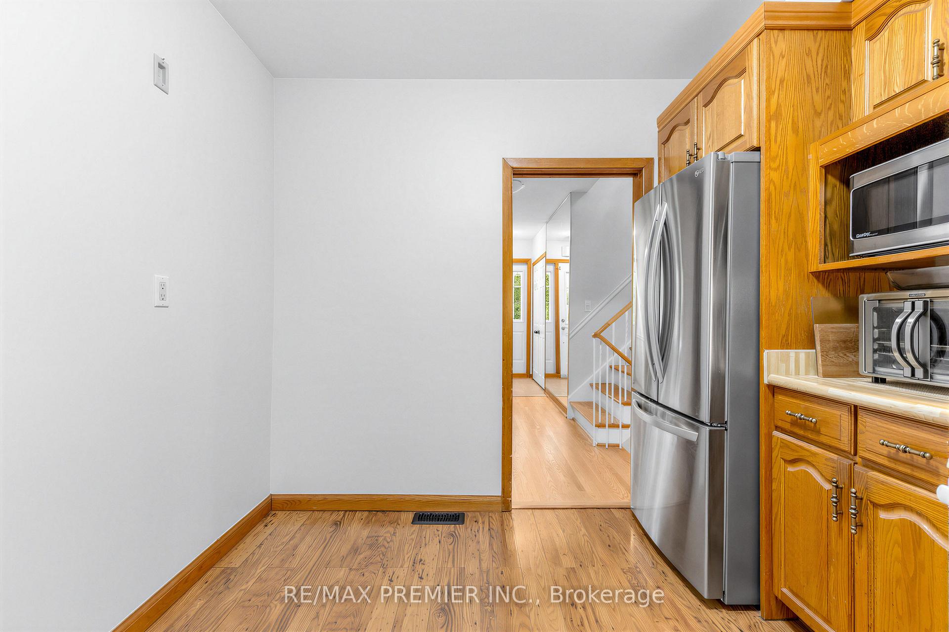 Photo 20 of 21 Halbadier Place, Etobicoke, Islington-City Centre West — HOMEH
