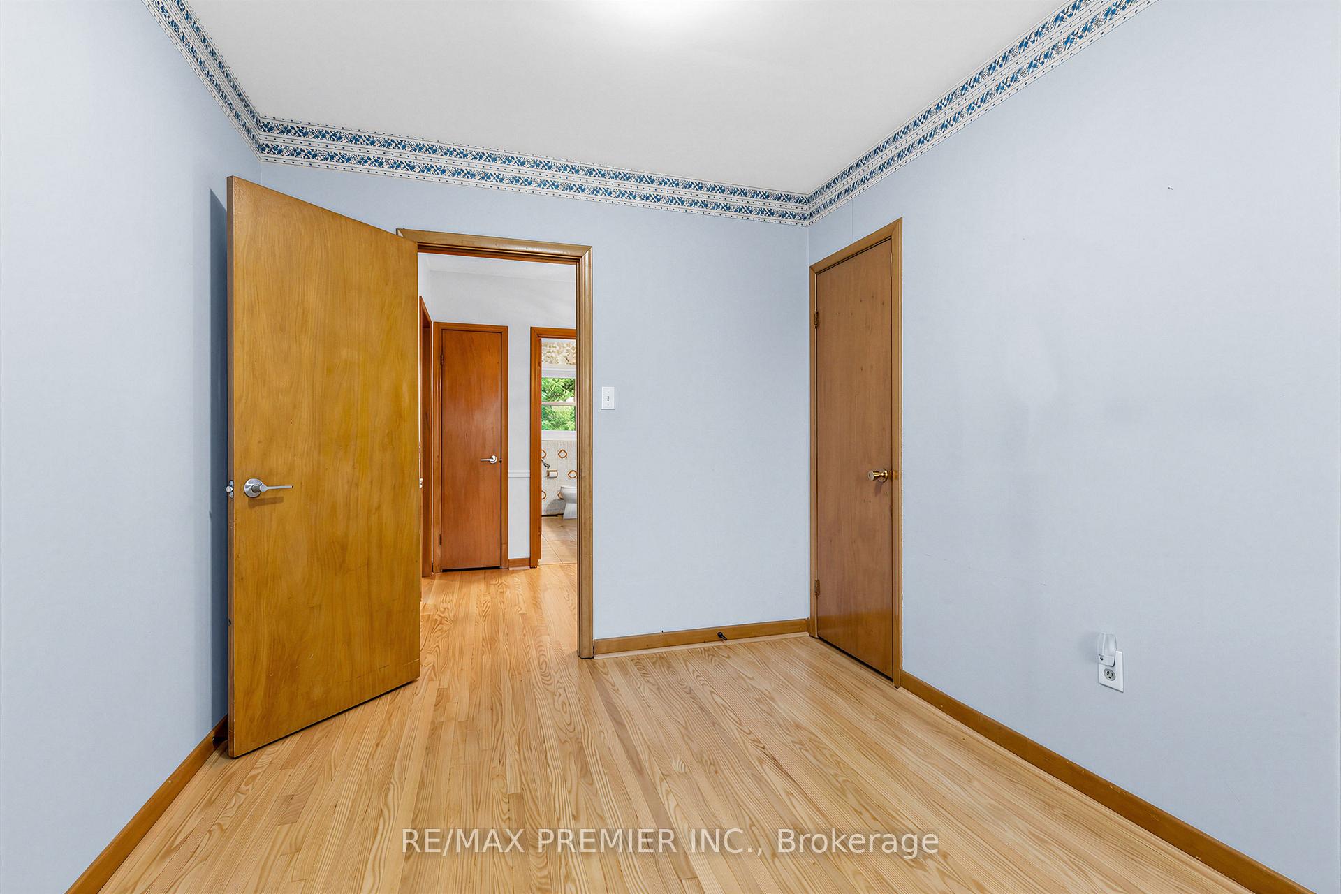 Photo 23 of 21 Halbadier Place, Etobicoke, Islington-City Centre West — HOMEH