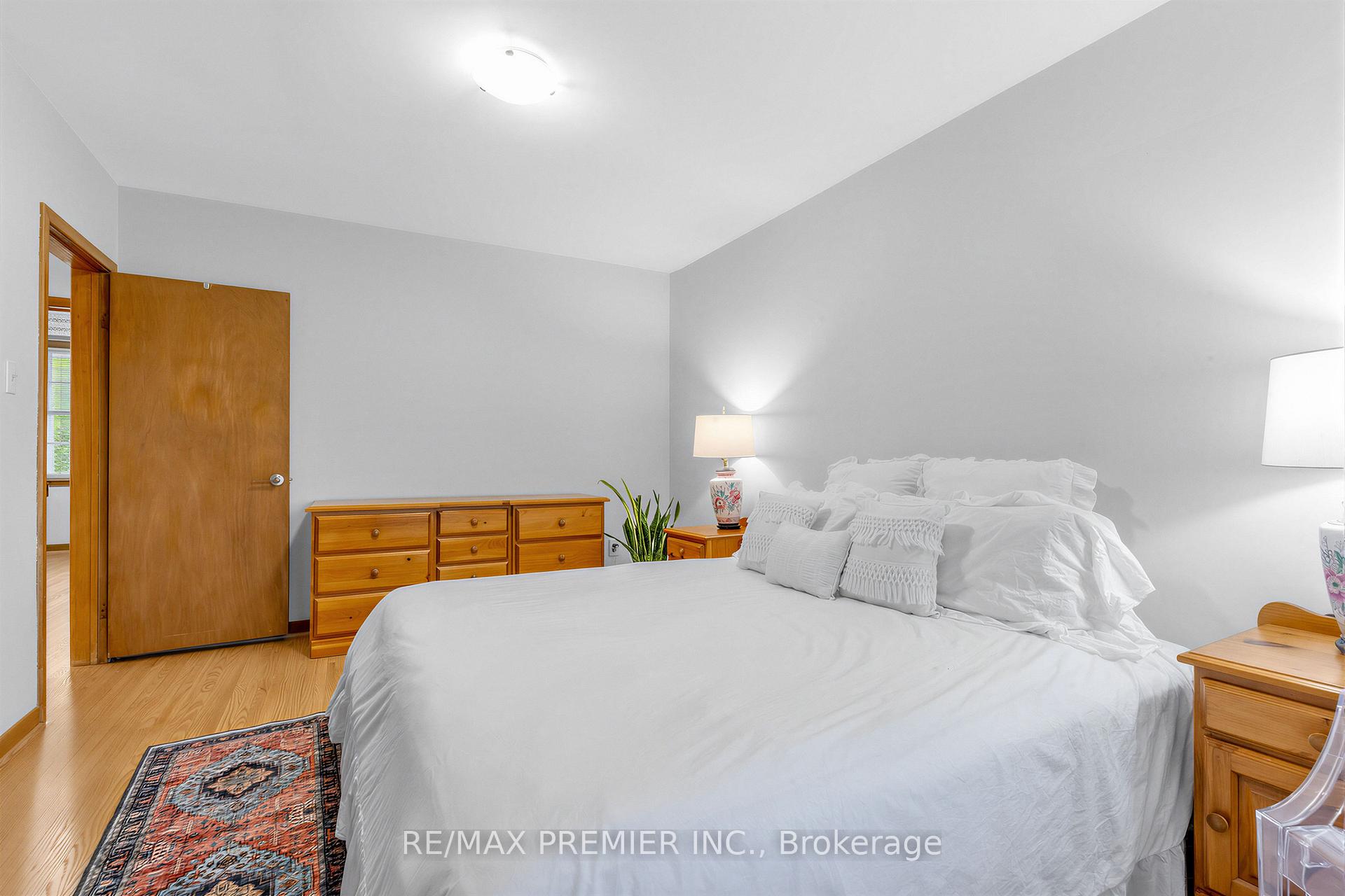 Photo 32 of 21 Halbadier Place, Etobicoke, Islington-City Centre West — HOMEH