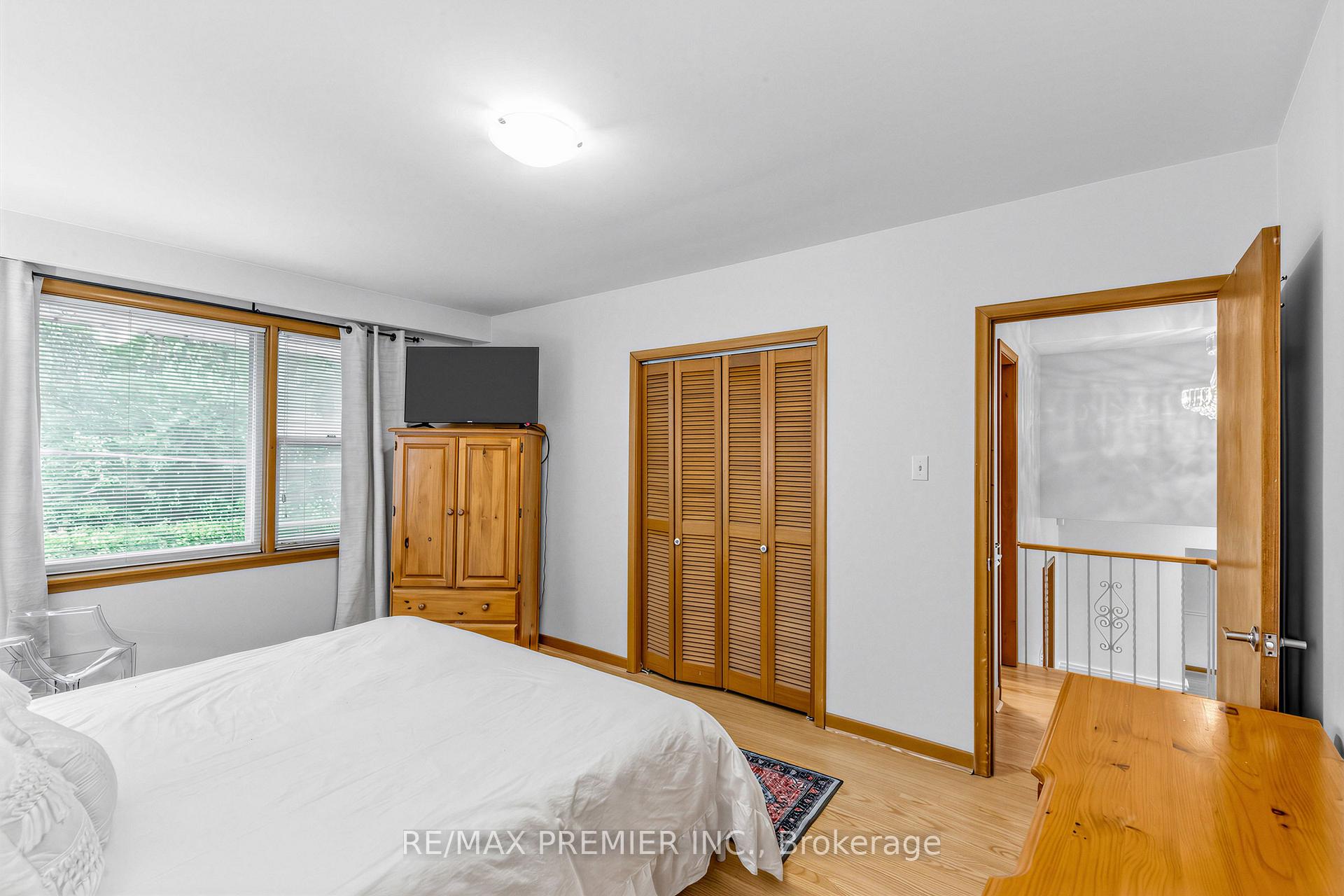 Photo 33 of 21 Halbadier Place, Etobicoke, Islington-City Centre West — HOMEH