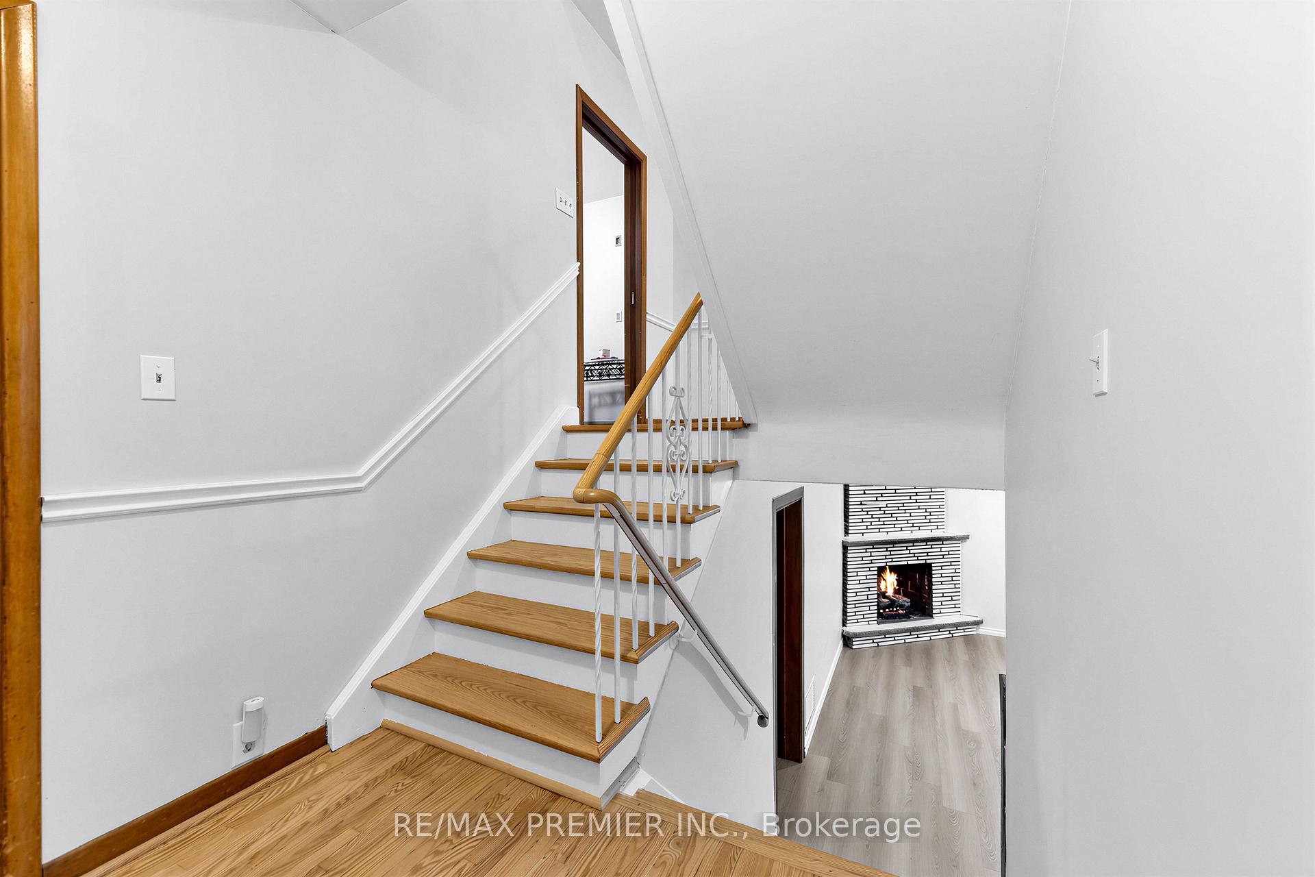 Photo 36 of 21 Halbadier Place, Etobicoke, Islington-City Centre West — HOMEH