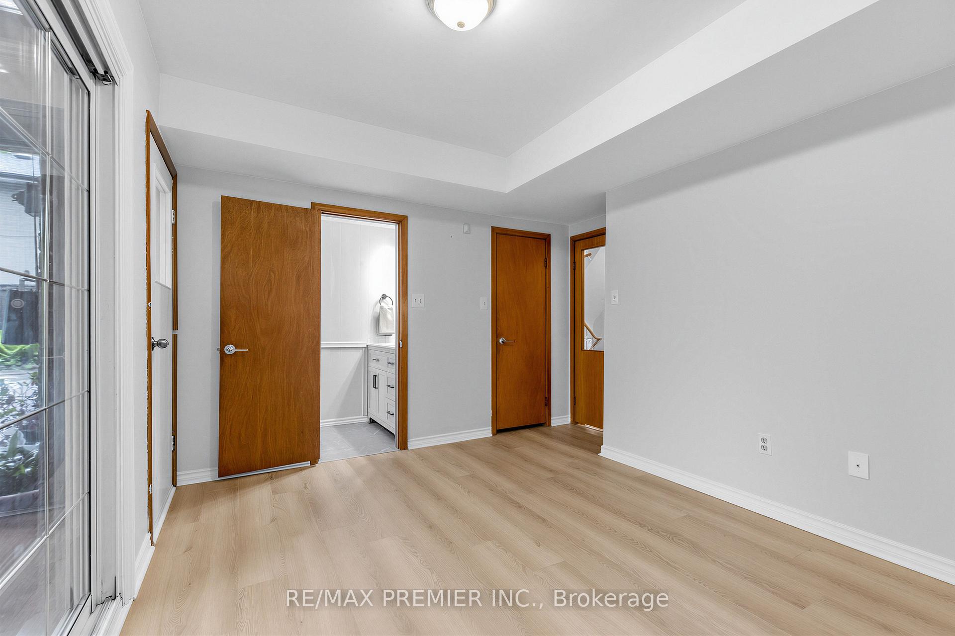 Photo 37 of 21 Halbadier Place, Etobicoke, Islington-City Centre West — HOMEH