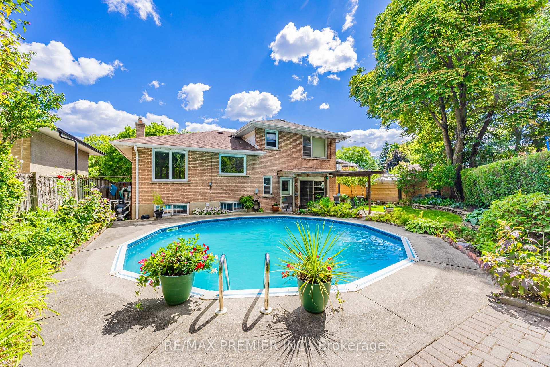 Photo 42 of 21 Halbadier Place, Etobicoke, Islington-City Centre West — HOMEH