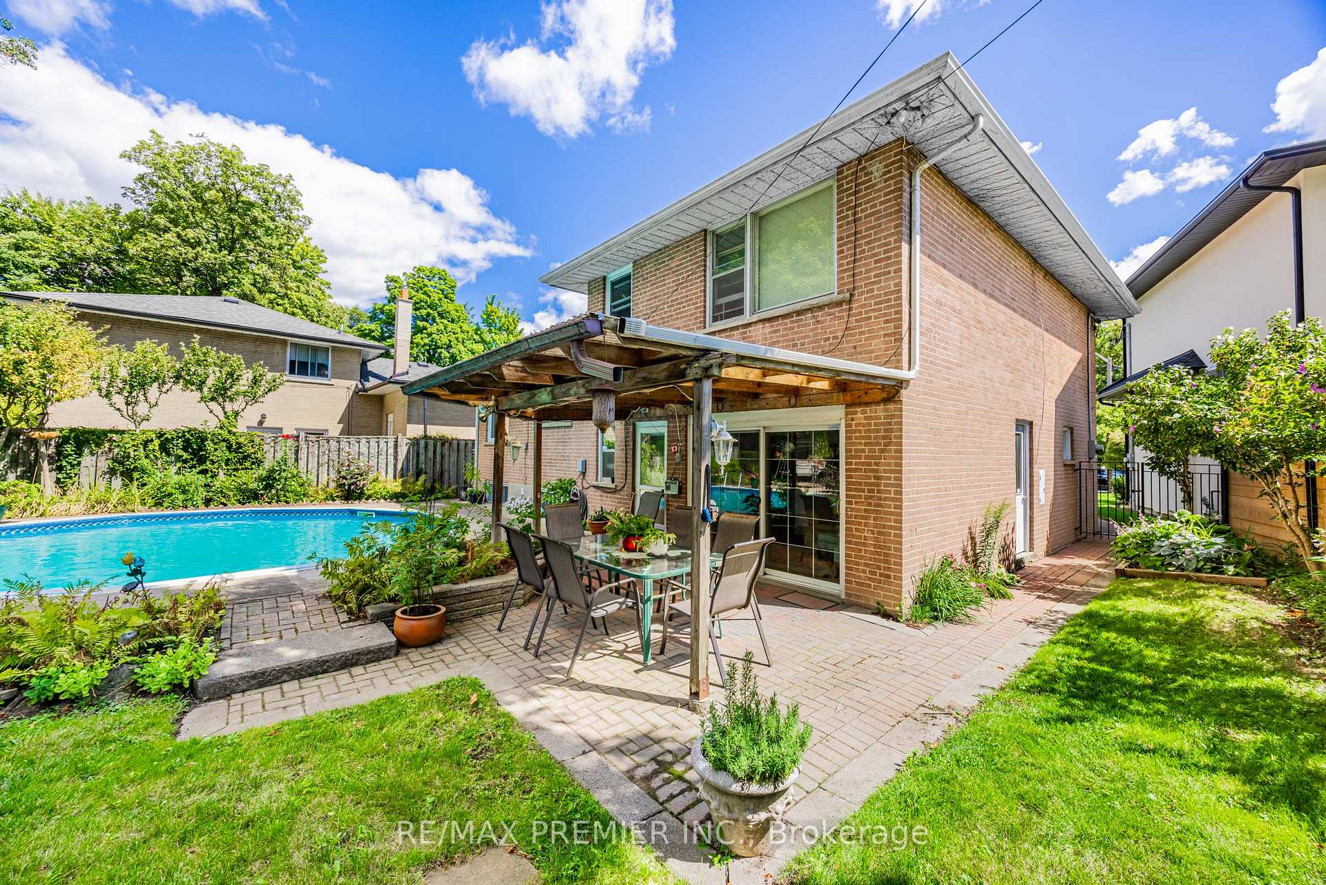 Photo 47 of 21 Halbadier Place, Etobicoke, Islington-City Centre West — HOMEH