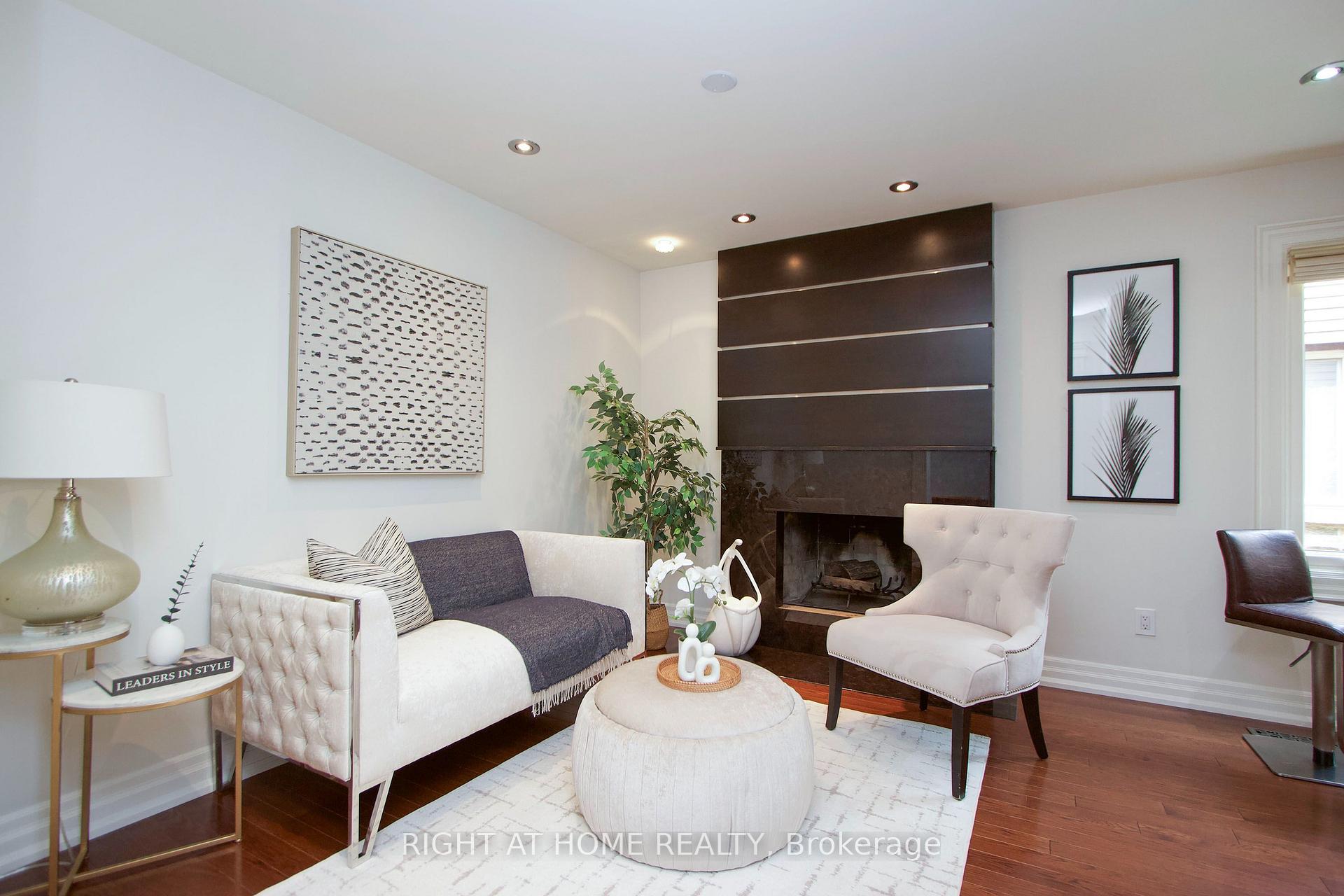 Photo 6 of 137 Joanna Crescent, Vaughan, Crestwood-Springfarm-Yorkhill — HOMEH