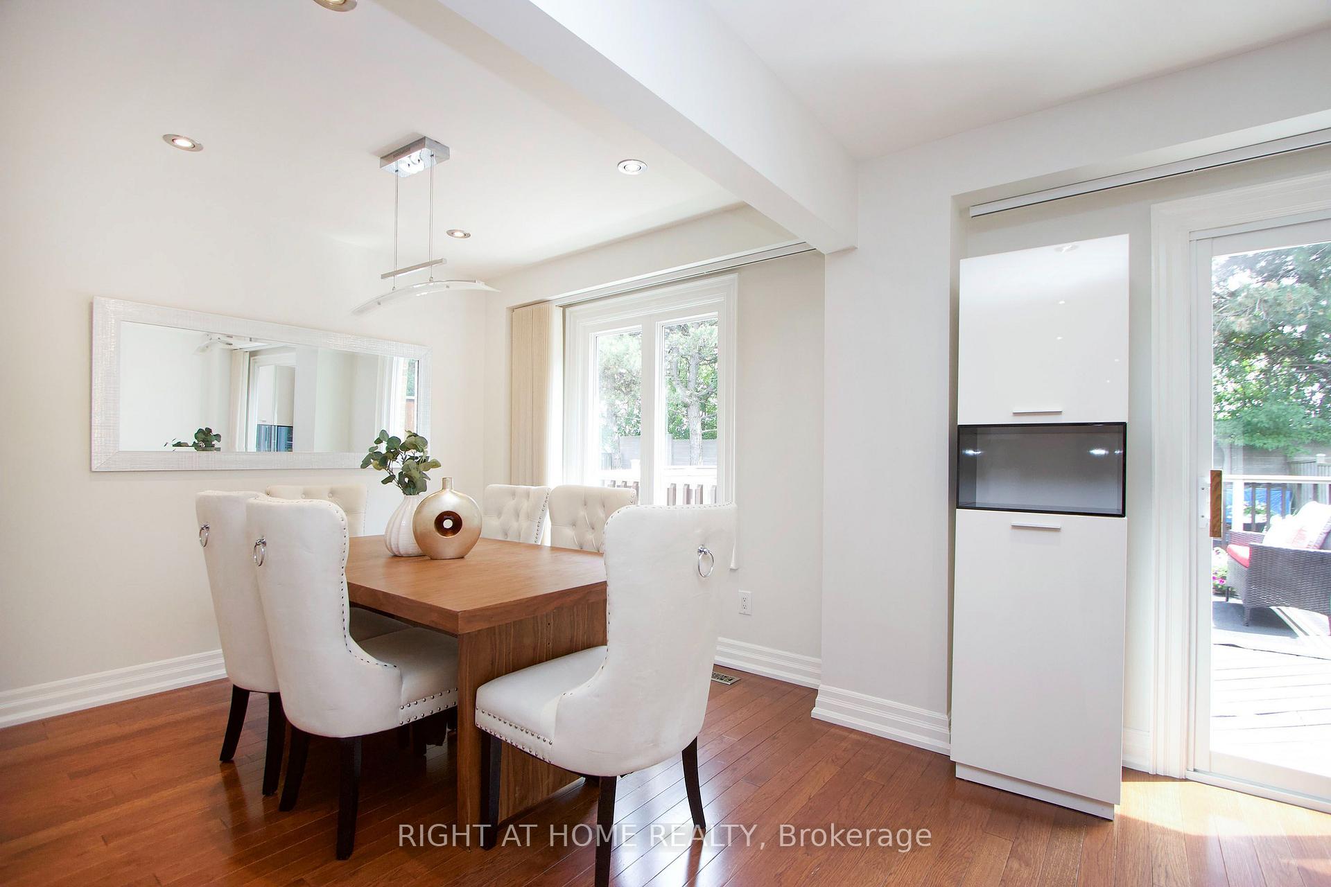 Photo 17 of 137 Joanna Crescent, Vaughan, Crestwood-Springfarm-Yorkhill — HOMEH
