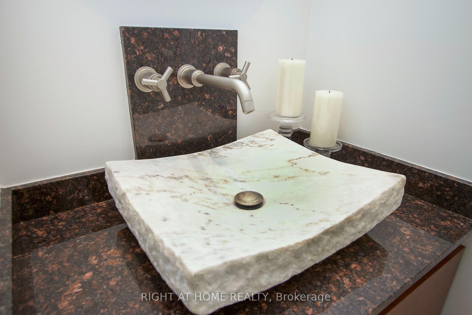 Photo 22 of 137 Joanna Crescent, Vaughan, Crestwood-Springfarm-Yorkhill — HOMEH