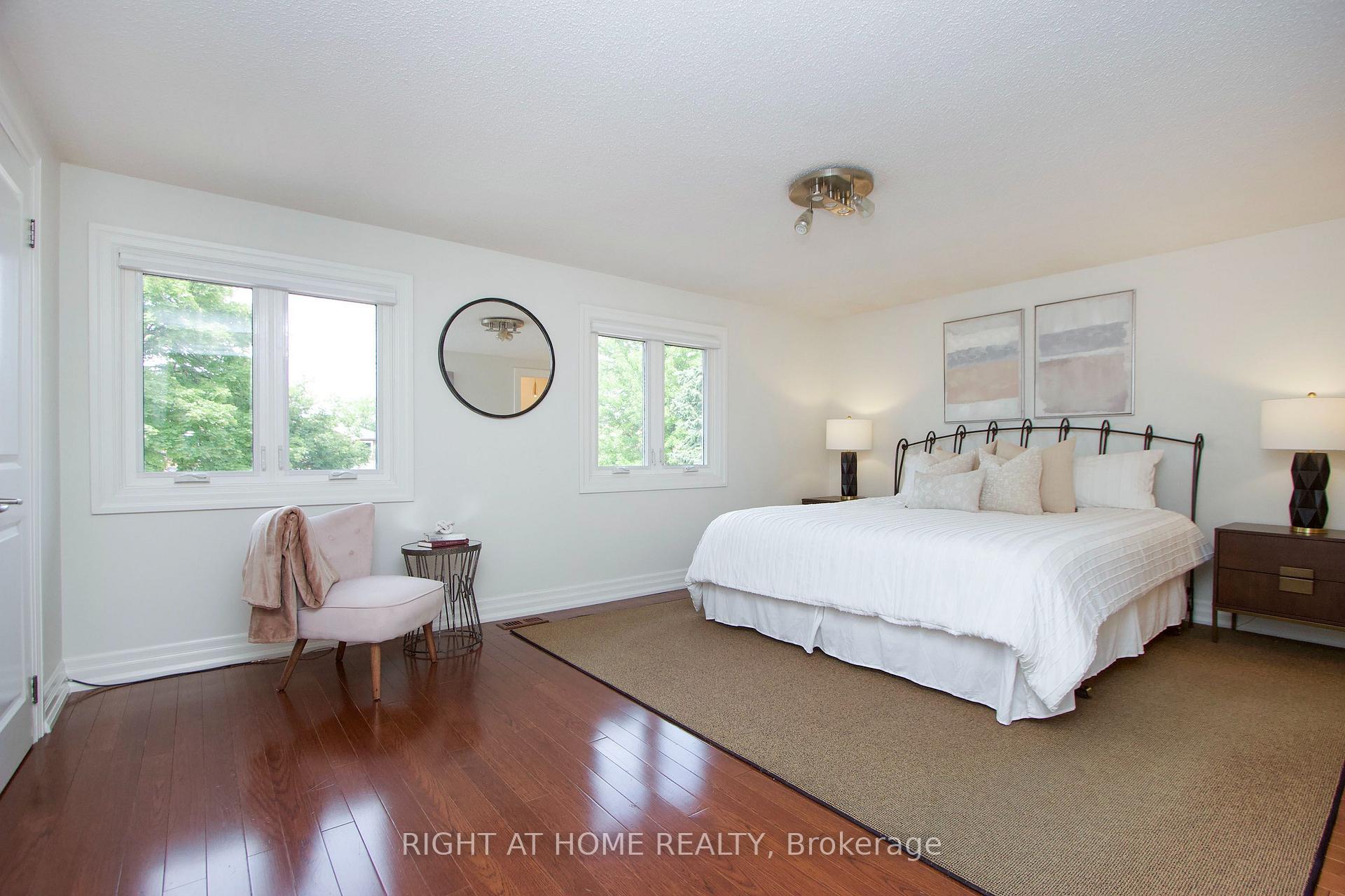 Photo 25 of 137 Joanna Crescent, Vaughan, Crestwood-Springfarm-Yorkhill — HOMEH