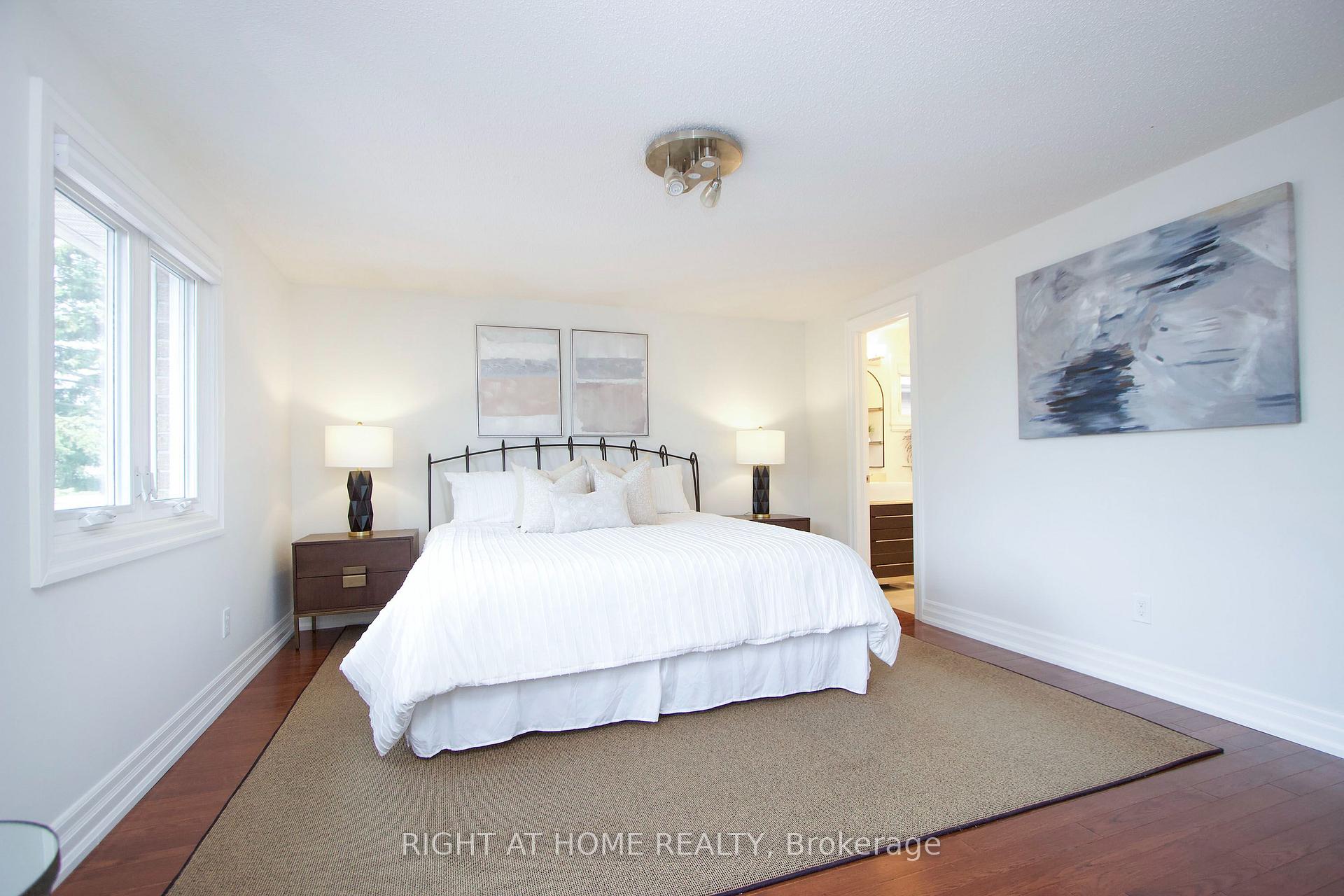 Photo 26 of 137 Joanna Crescent, Vaughan, Crestwood-Springfarm-Yorkhill — HOMEH