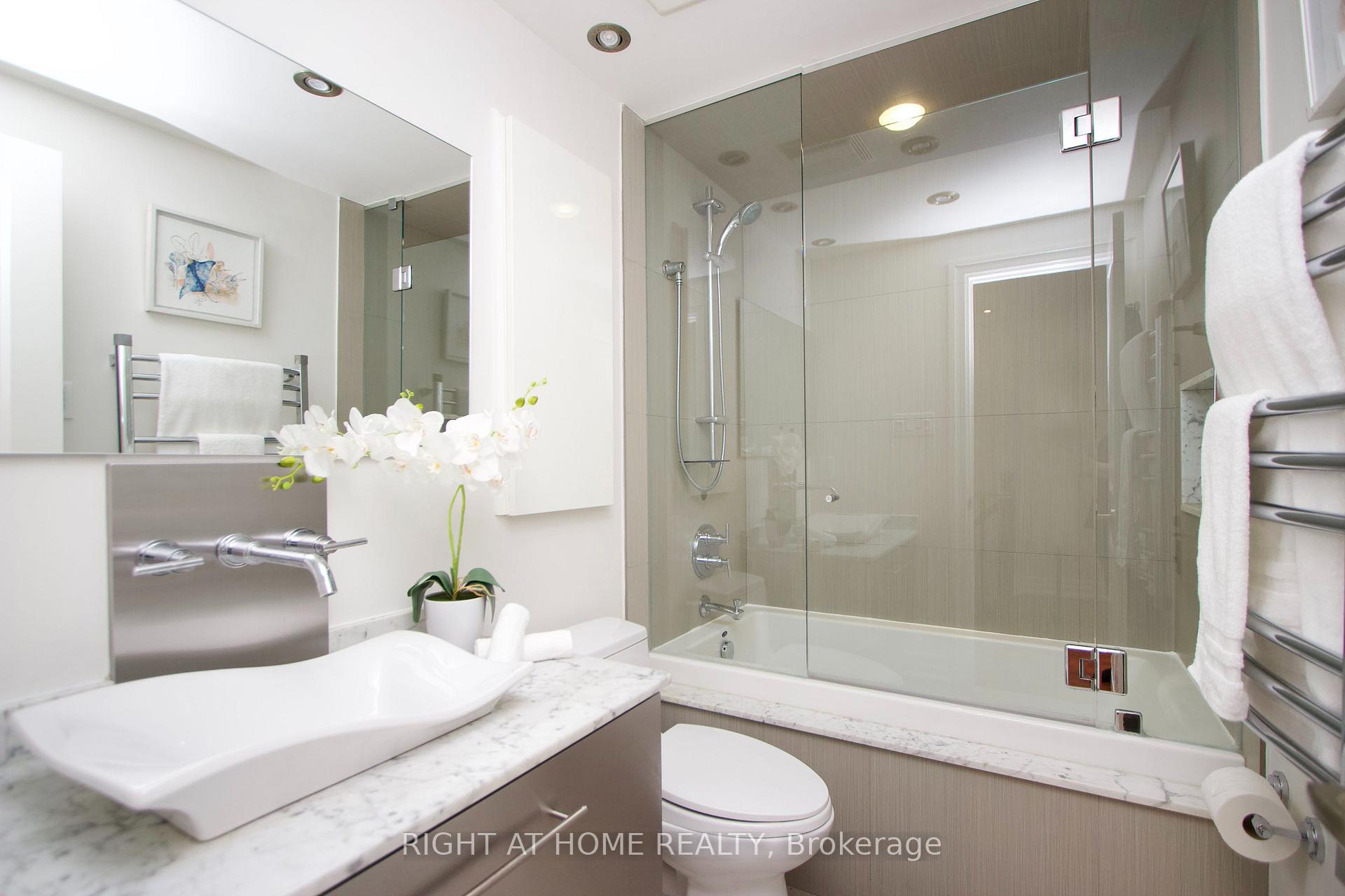 Photo 30 of 137 Joanna Crescent, Vaughan, Crestwood-Springfarm-Yorkhill — HOMEH