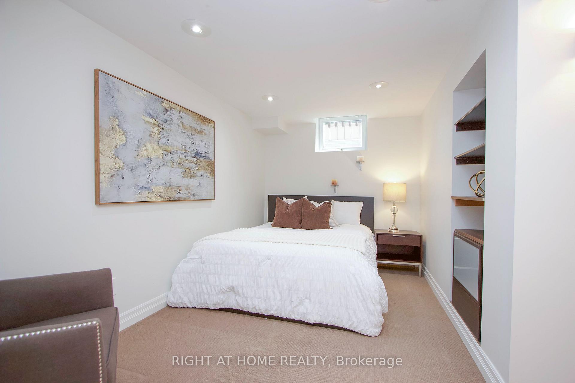 Photo 38 of 137 Joanna Crescent, Vaughan, Crestwood-Springfarm-Yorkhill — HOMEH