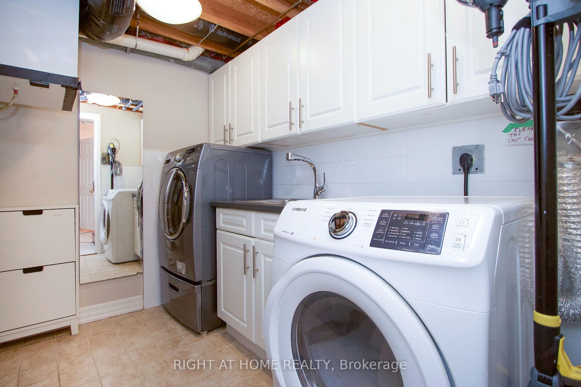 Photo 40 of 137 Joanna Crescent, Vaughan, Crestwood-Springfarm-Yorkhill — HOMEH