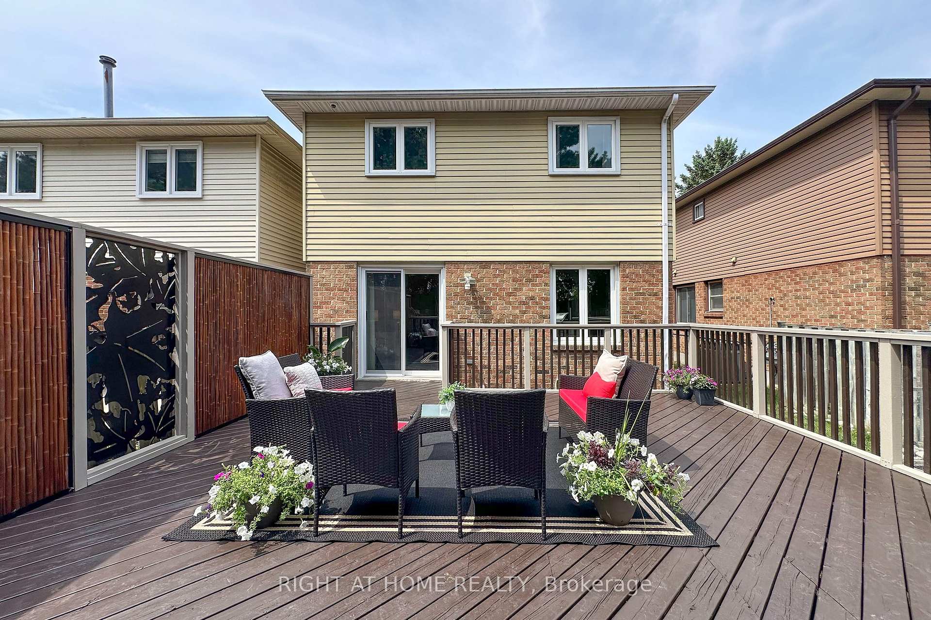 Photo 41 of 137 Joanna Crescent, Vaughan, Crestwood-Springfarm-Yorkhill — HOMEH
