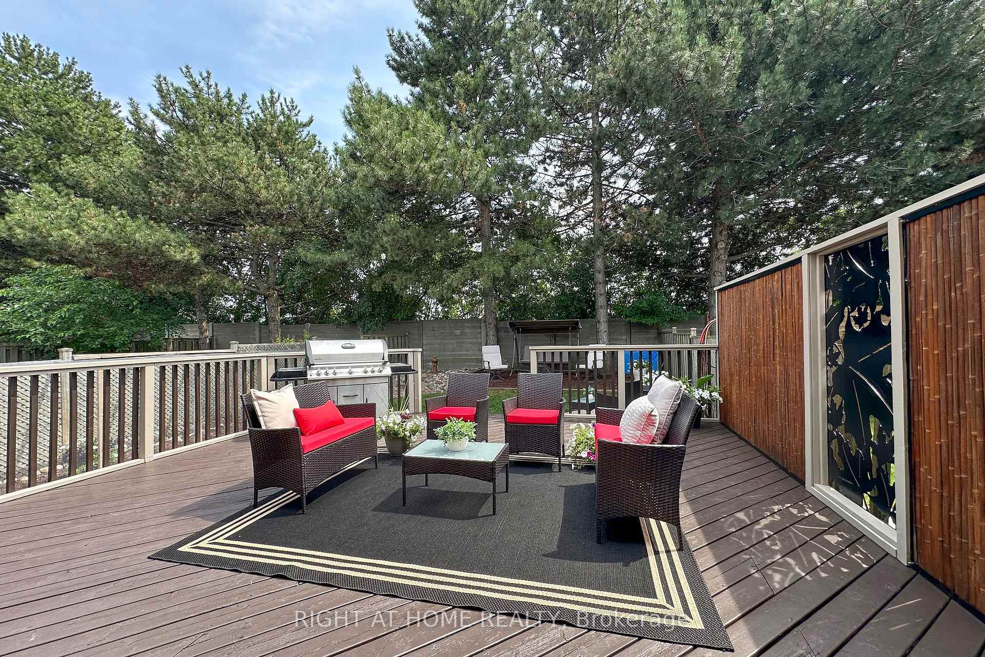 Photo 42 of 137 Joanna Crescent, Vaughan, Crestwood-Springfarm-Yorkhill — HOMEH