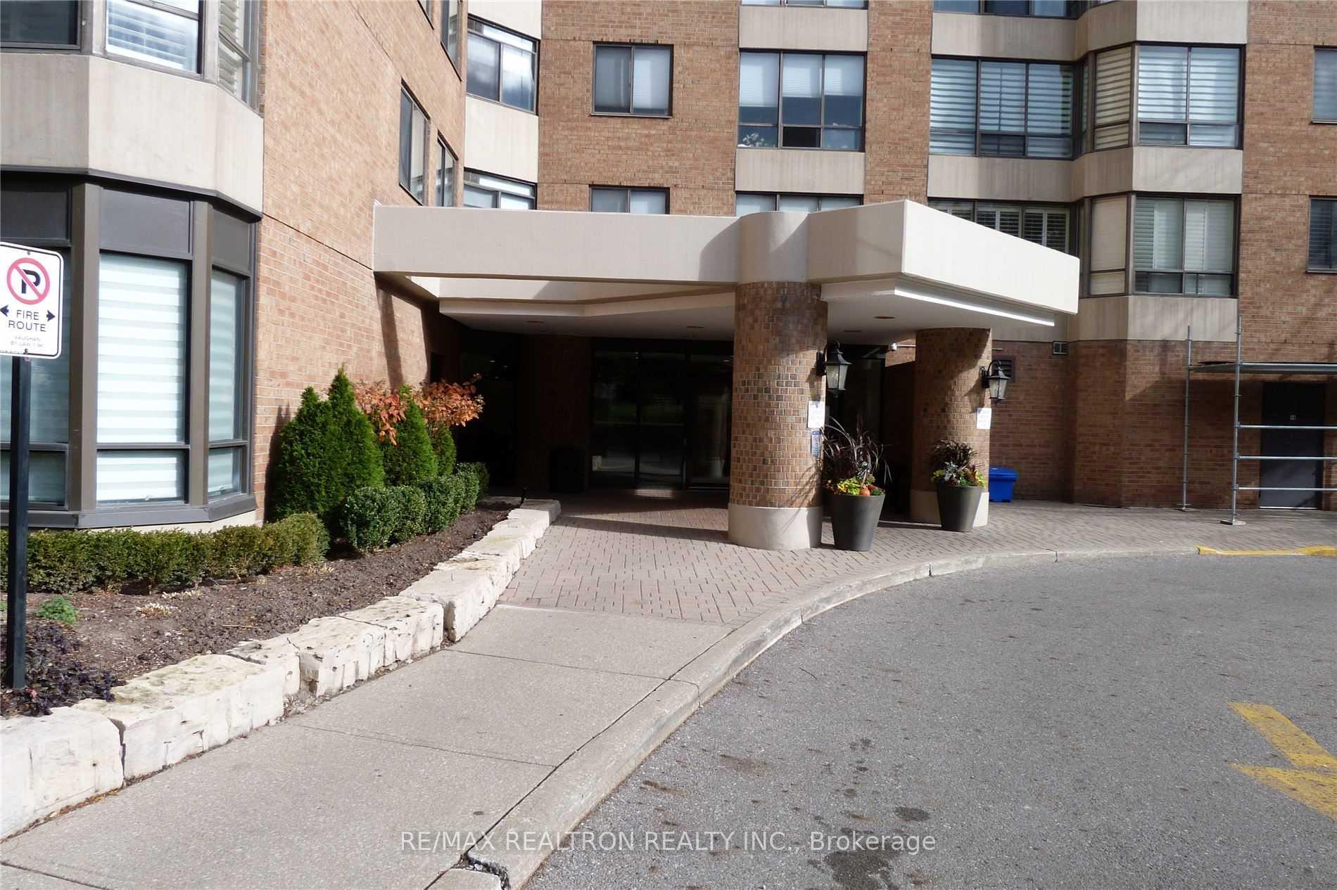Photo 2 of Unit 804, 7601 Bathurst Street, Vaughan, Crestwood-Springfarm-Yorkhill — HOMEH