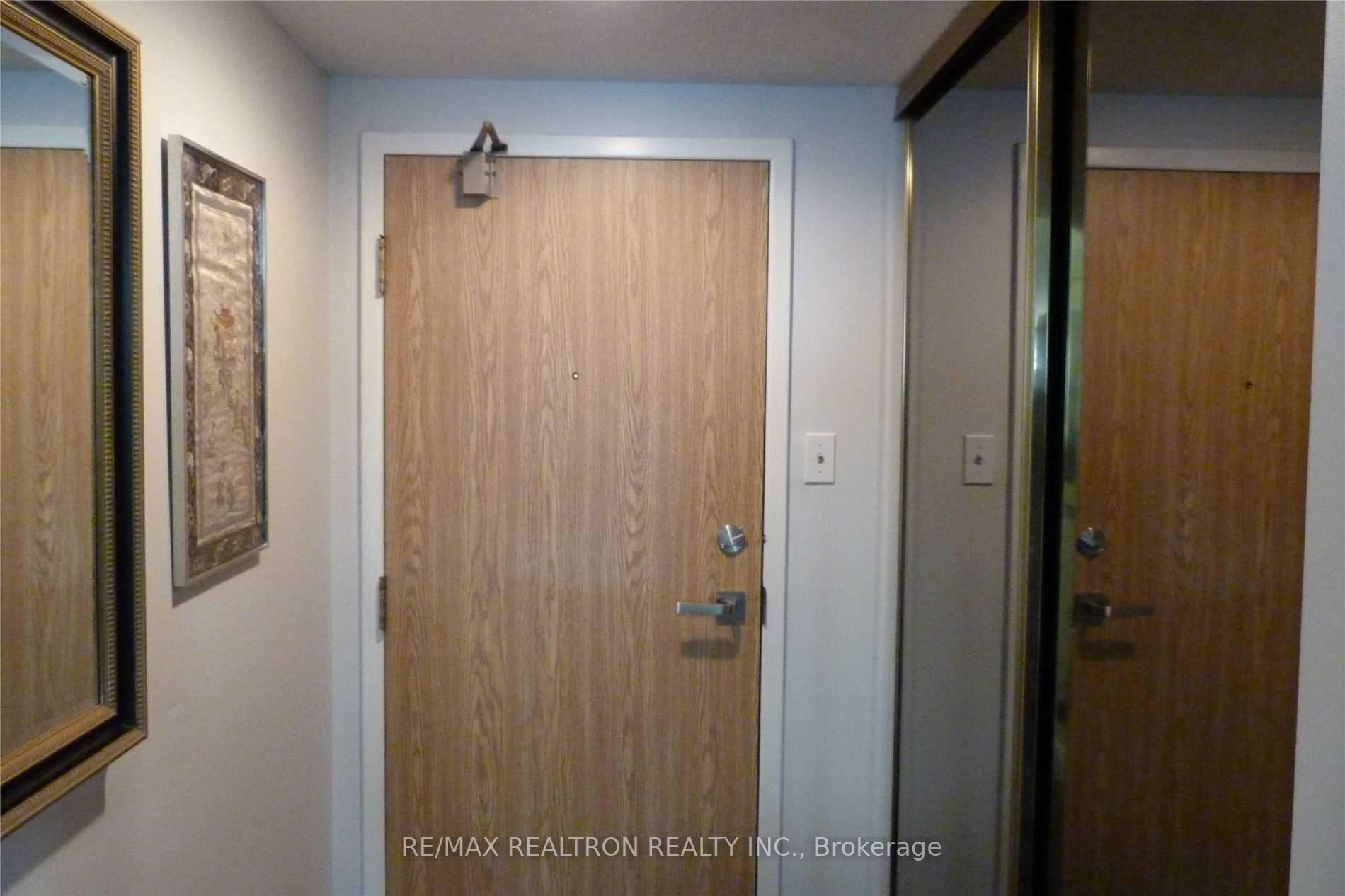 Photo 5 of Unit 804, 7601 Bathurst Street, Vaughan, Crestwood-Springfarm-Yorkhill — HOMEH