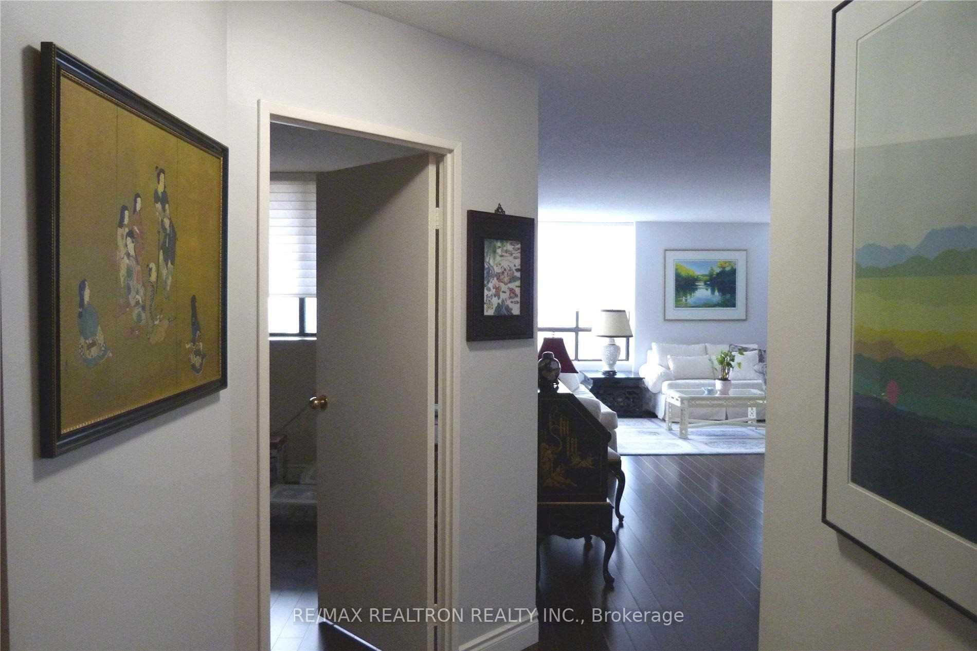 Photo 7 of Unit 804, 7601 Bathurst Street, Vaughan, Crestwood-Springfarm-Yorkhill — HOMEH