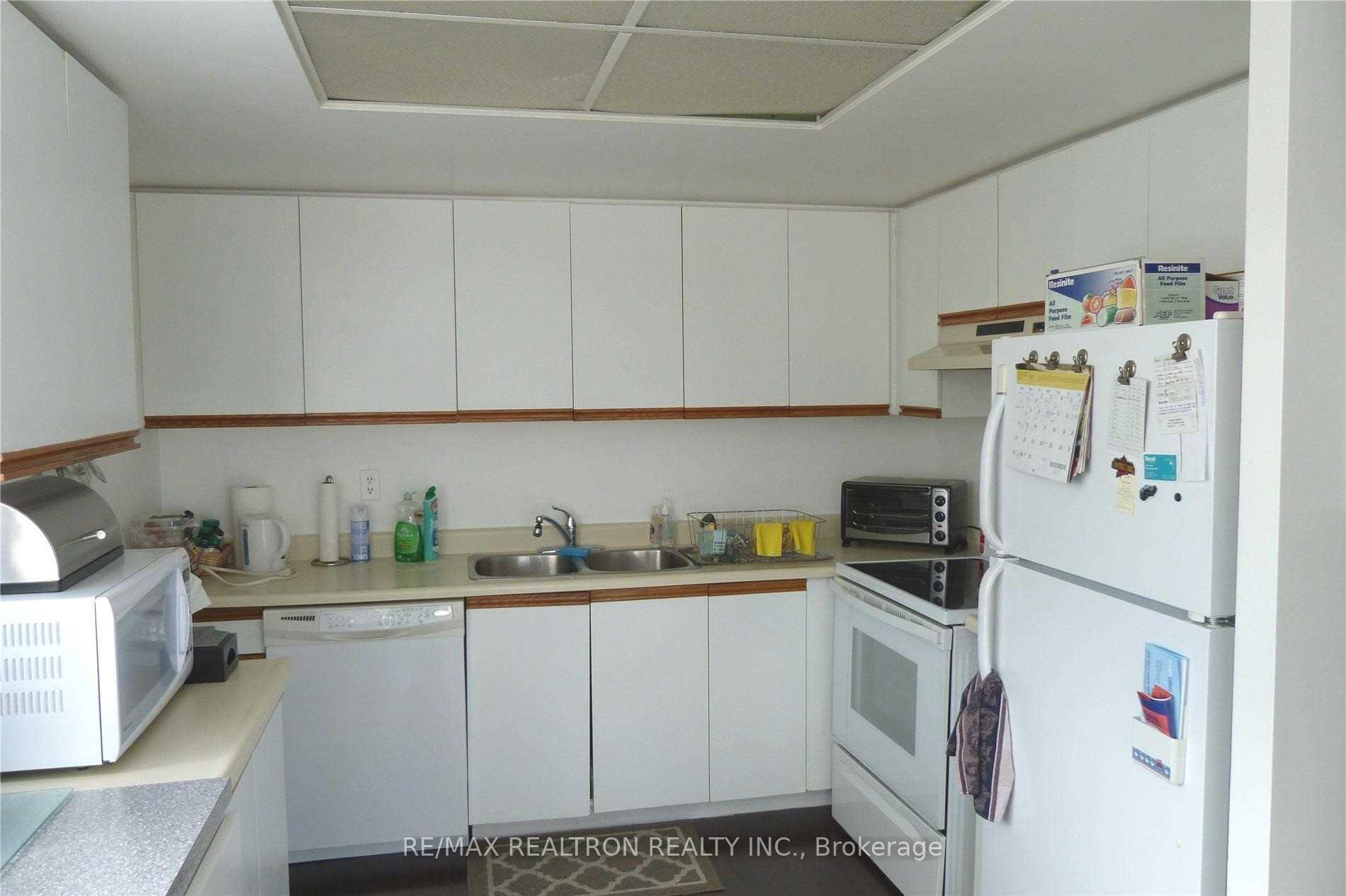 Photo 14 of Unit 804, 7601 Bathurst Street, Vaughan, Crestwood-Springfarm-Yorkhill — HOMEH