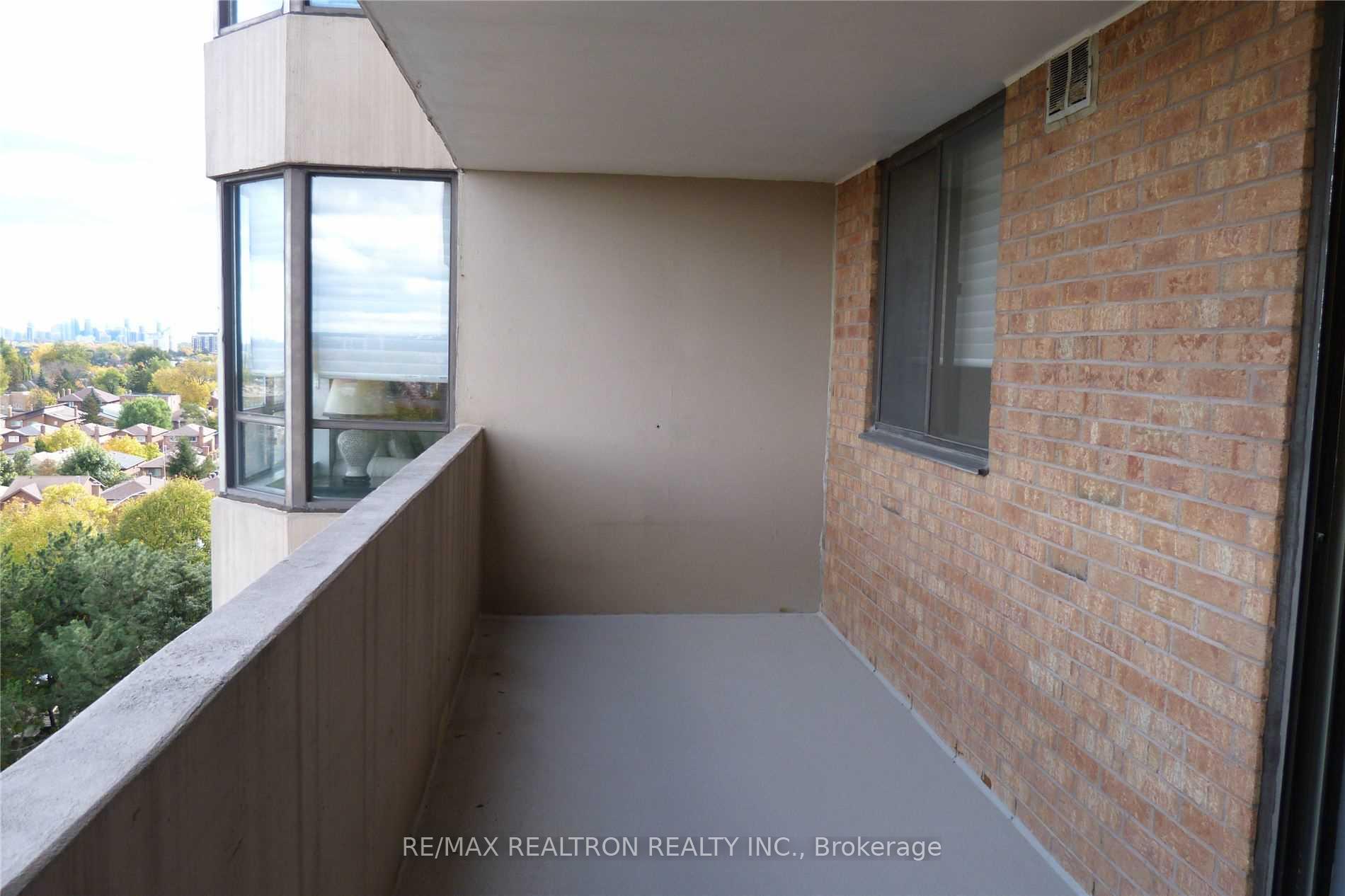 Photo 13 of Unit 804, 7601 Bathurst Street, Vaughan, Crestwood-Springfarm-Yorkhill — HOMEH