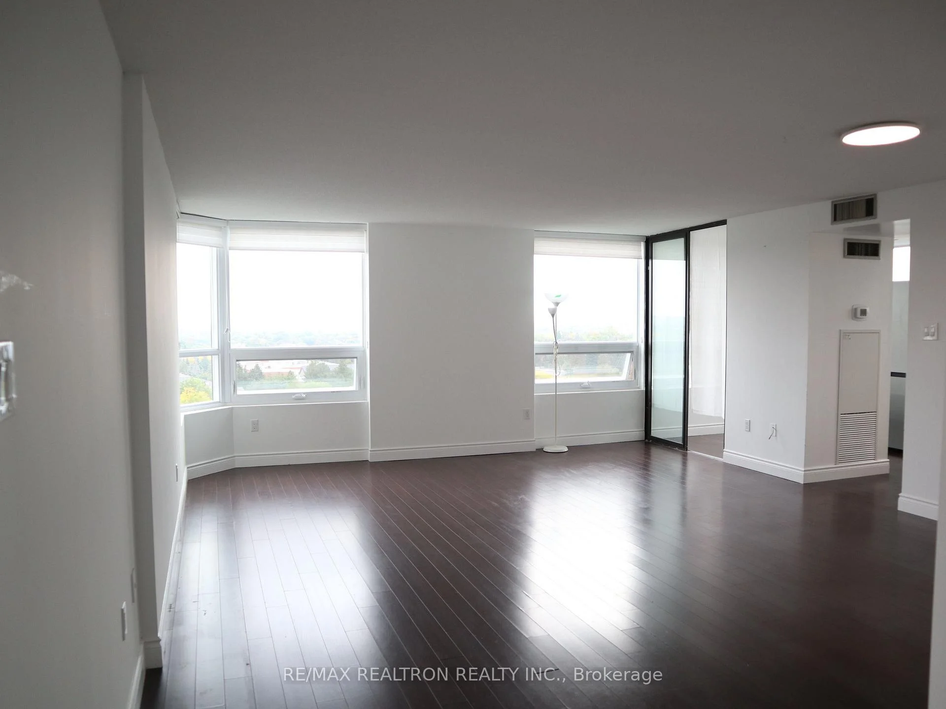 Photo 33 of Unit 804, 7601 Bathurst Street, Vaughan, Crestwood-Springfarm-Yorkhill — HOMEH