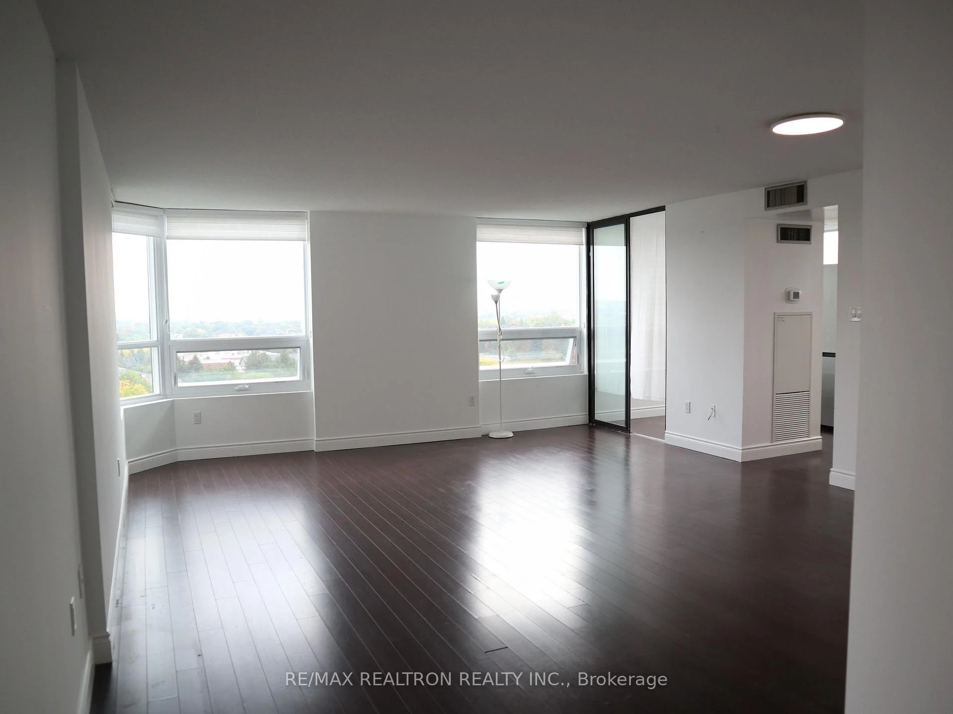 Photo 35 of Unit 804, 7601 Bathurst Street, Vaughan, Crestwood-Springfarm-Yorkhill — HOMEH