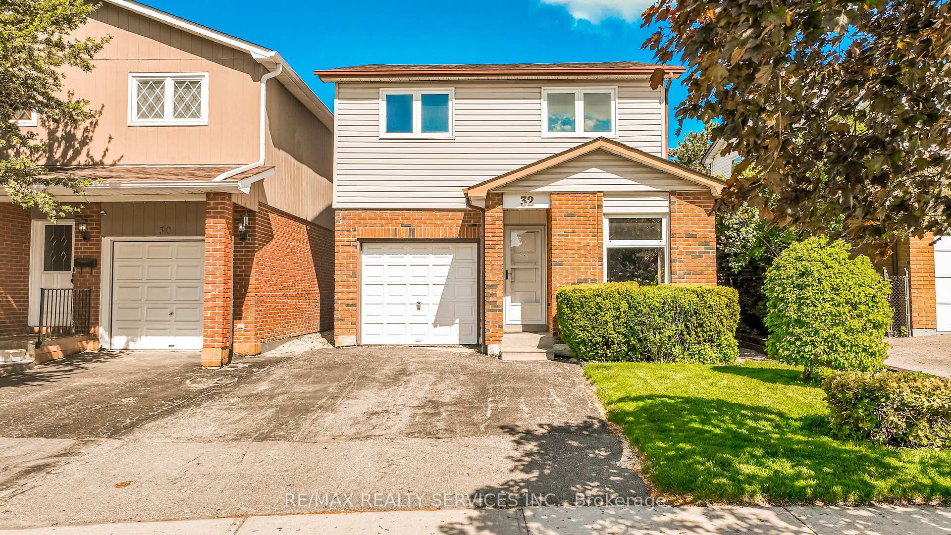 Photo 1 of 32 Winterfold Drive, Brampton, Madoc — HOMEH